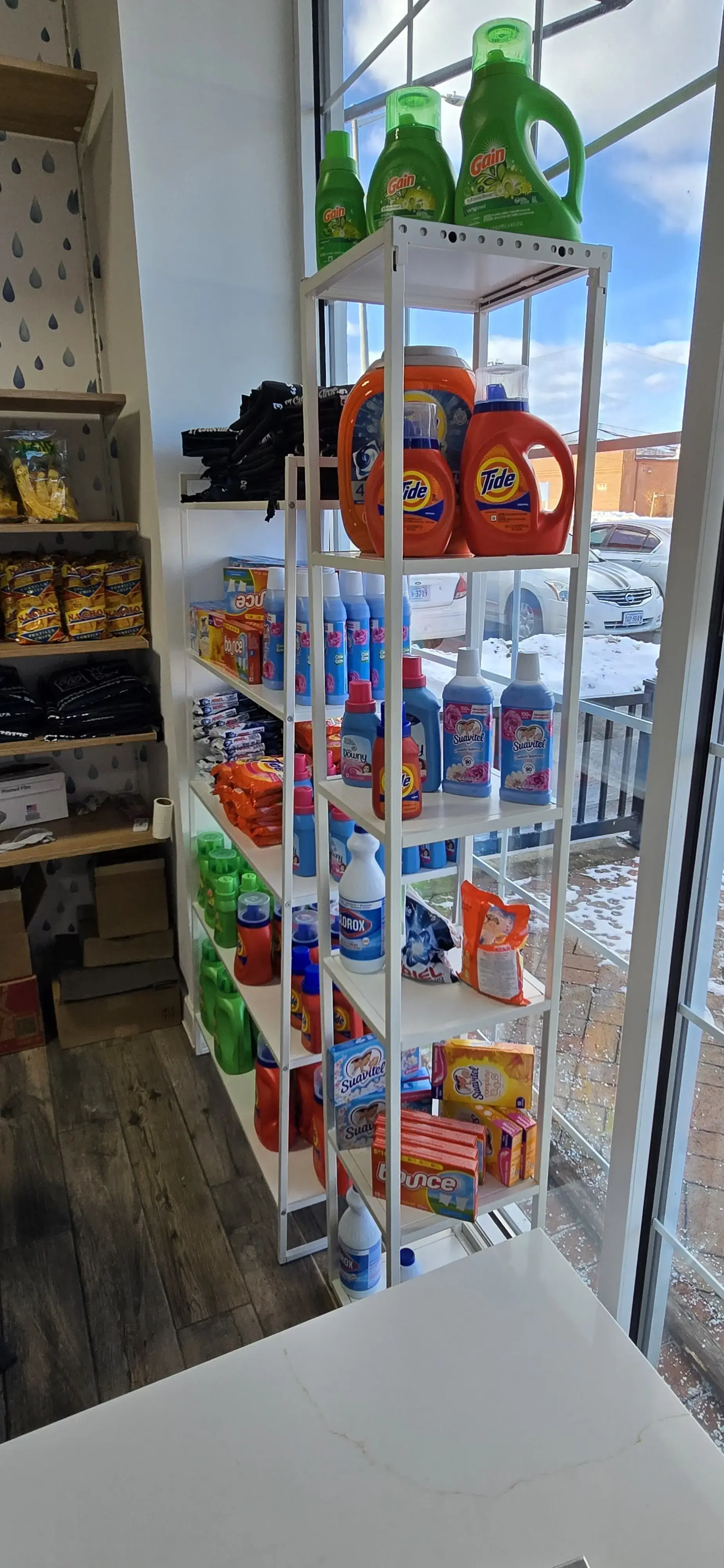 Wash N' Dry Laundromat - Image 14