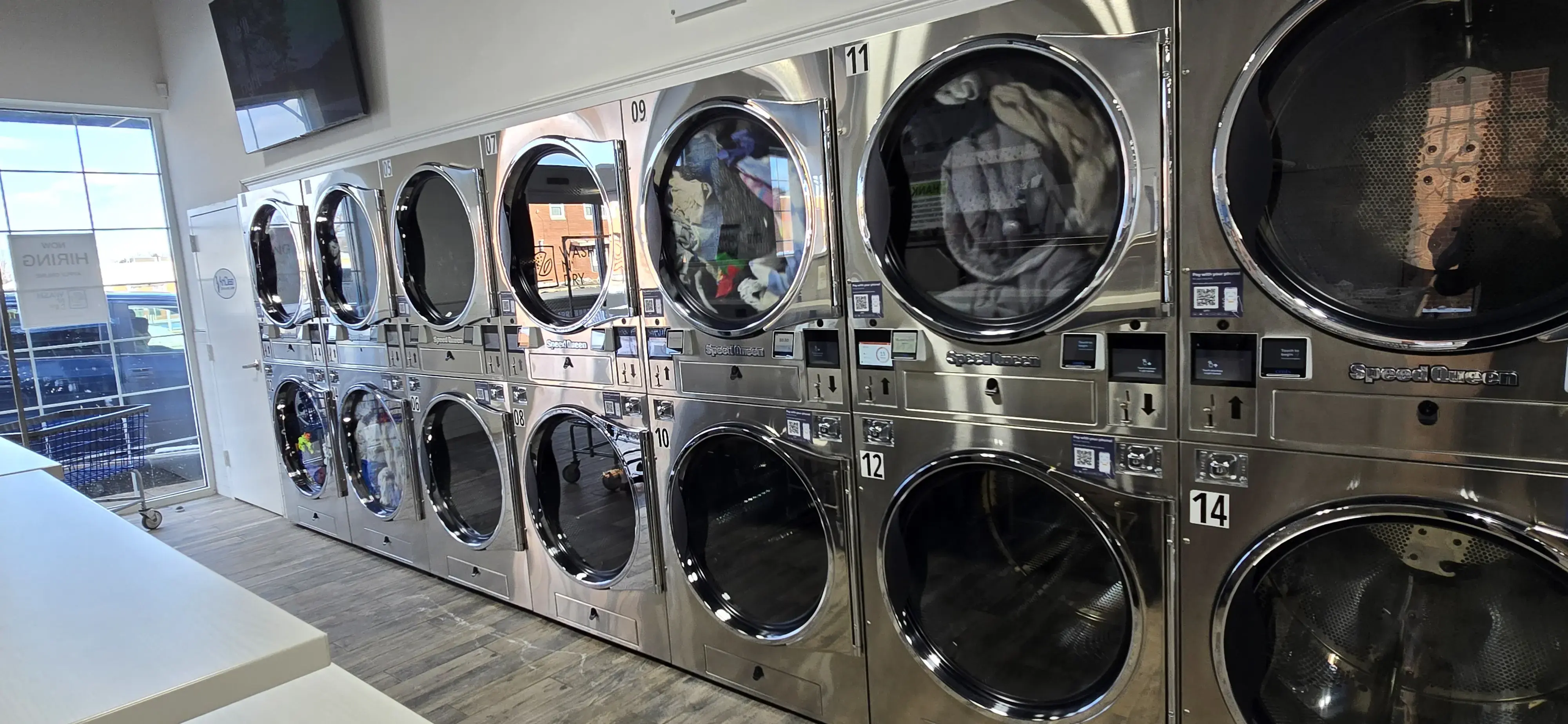 Wash N' Dry Laundromat - Image 10