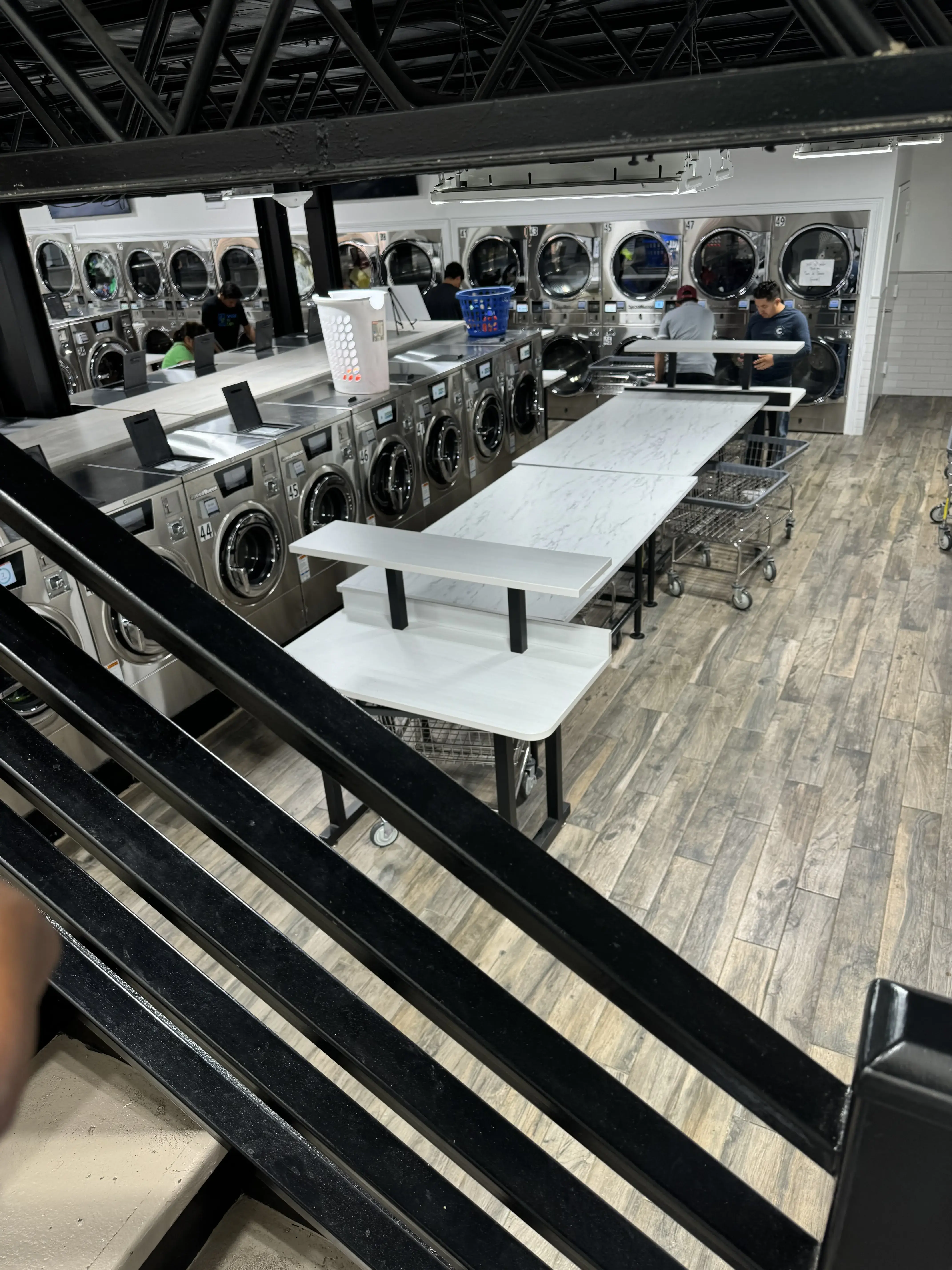Wash N' Dry Laundromat - Image 13