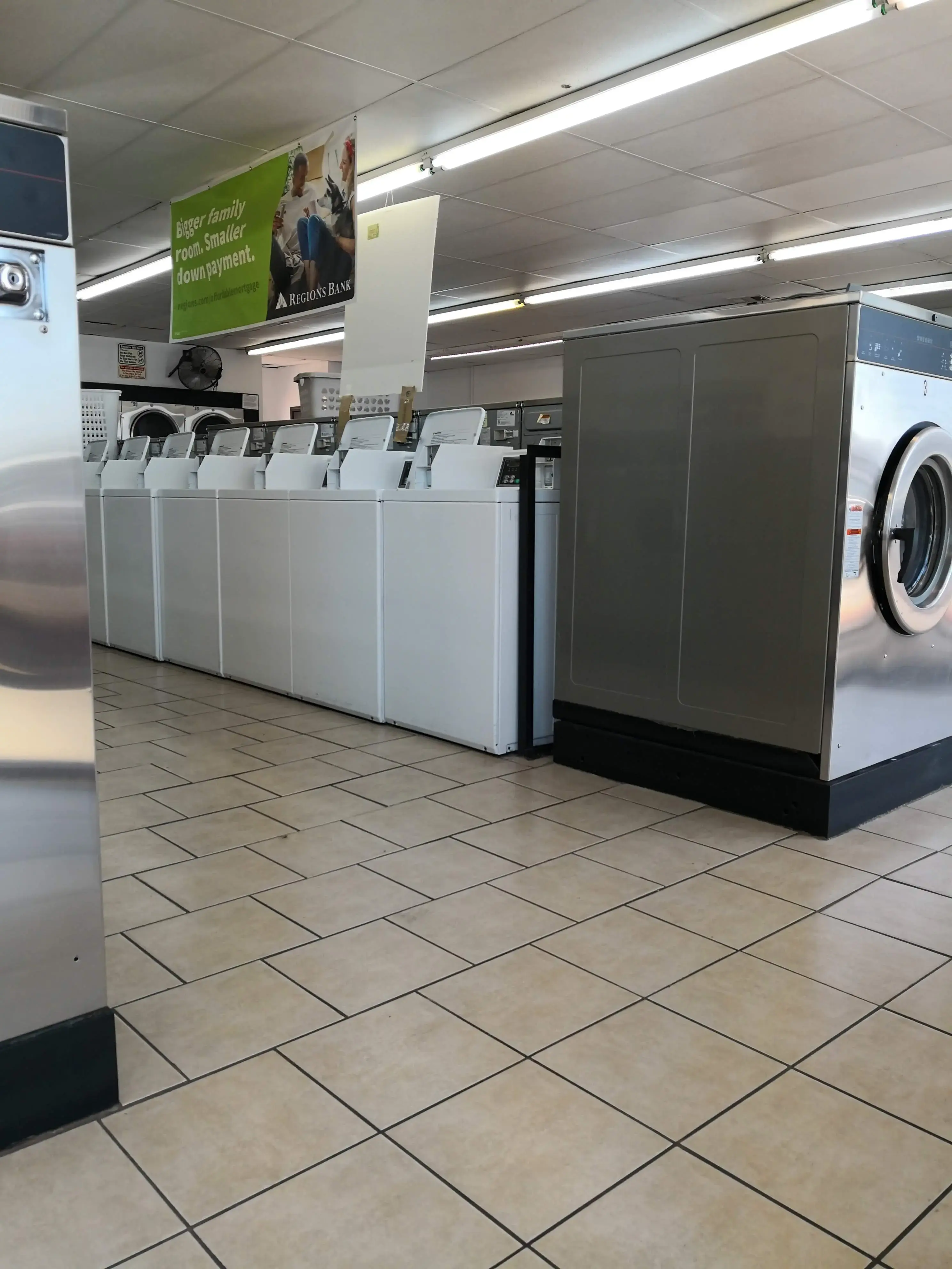 Wash N Go Coin Laundry #2 - Image 3