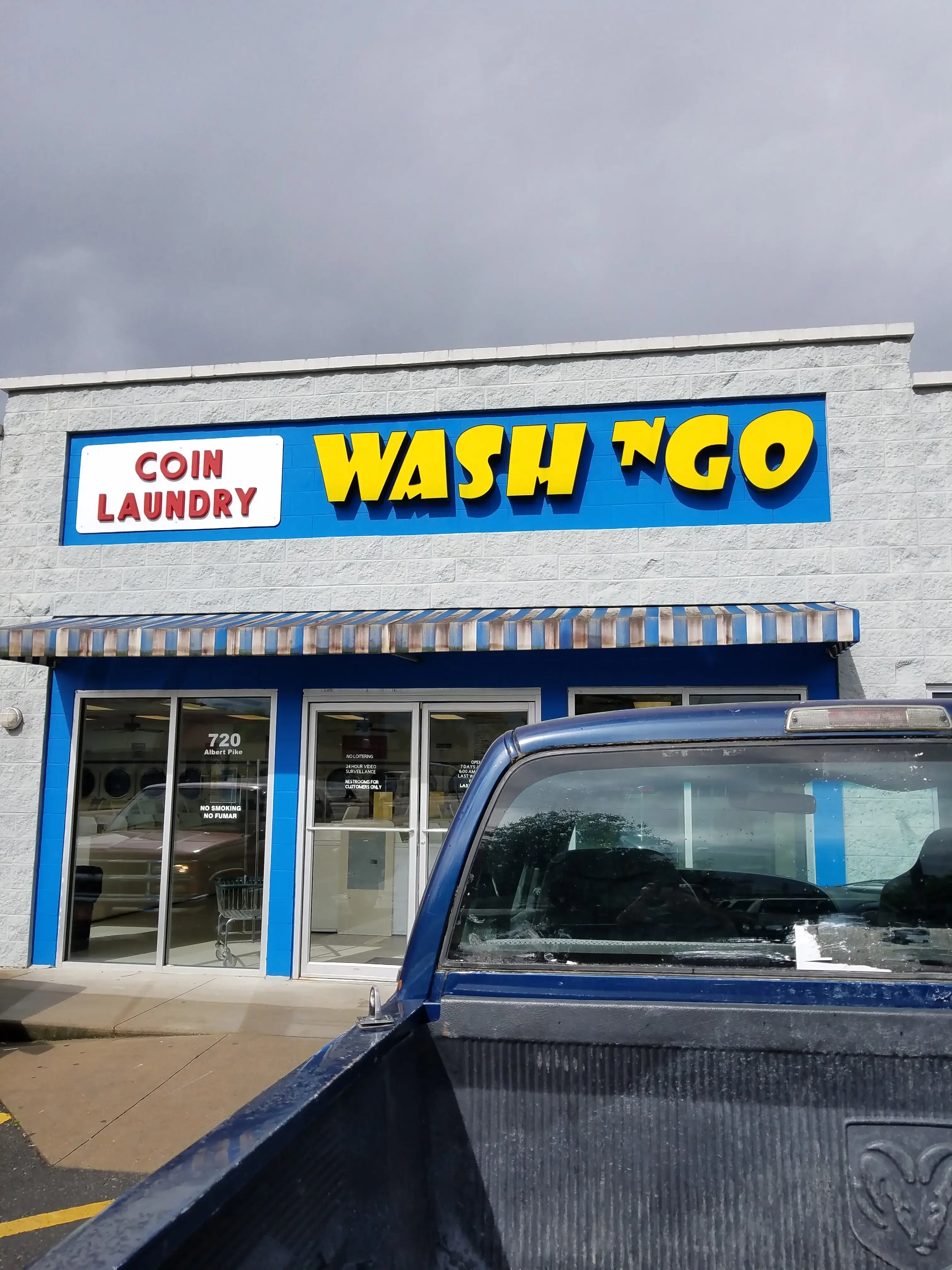 Wash-N-Go Coin Laundry thumbnail 3