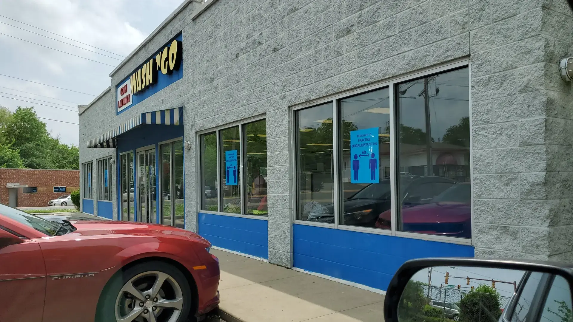 Wash-N-Go Coin Laundry thumbnail 4