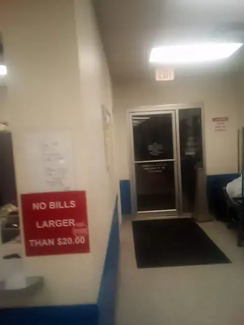 Wash-N-Go Coin Laundry - Image 10