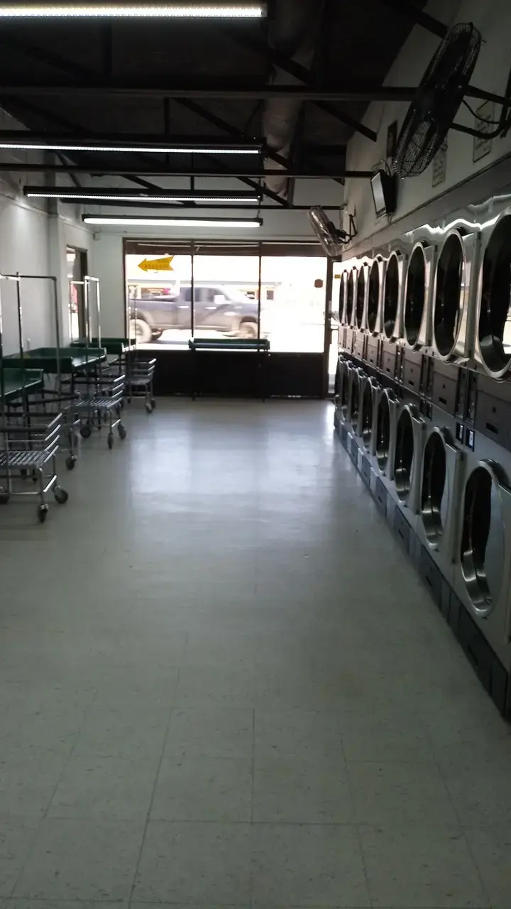 Wash N Go Coin Laundry thumbnail 2