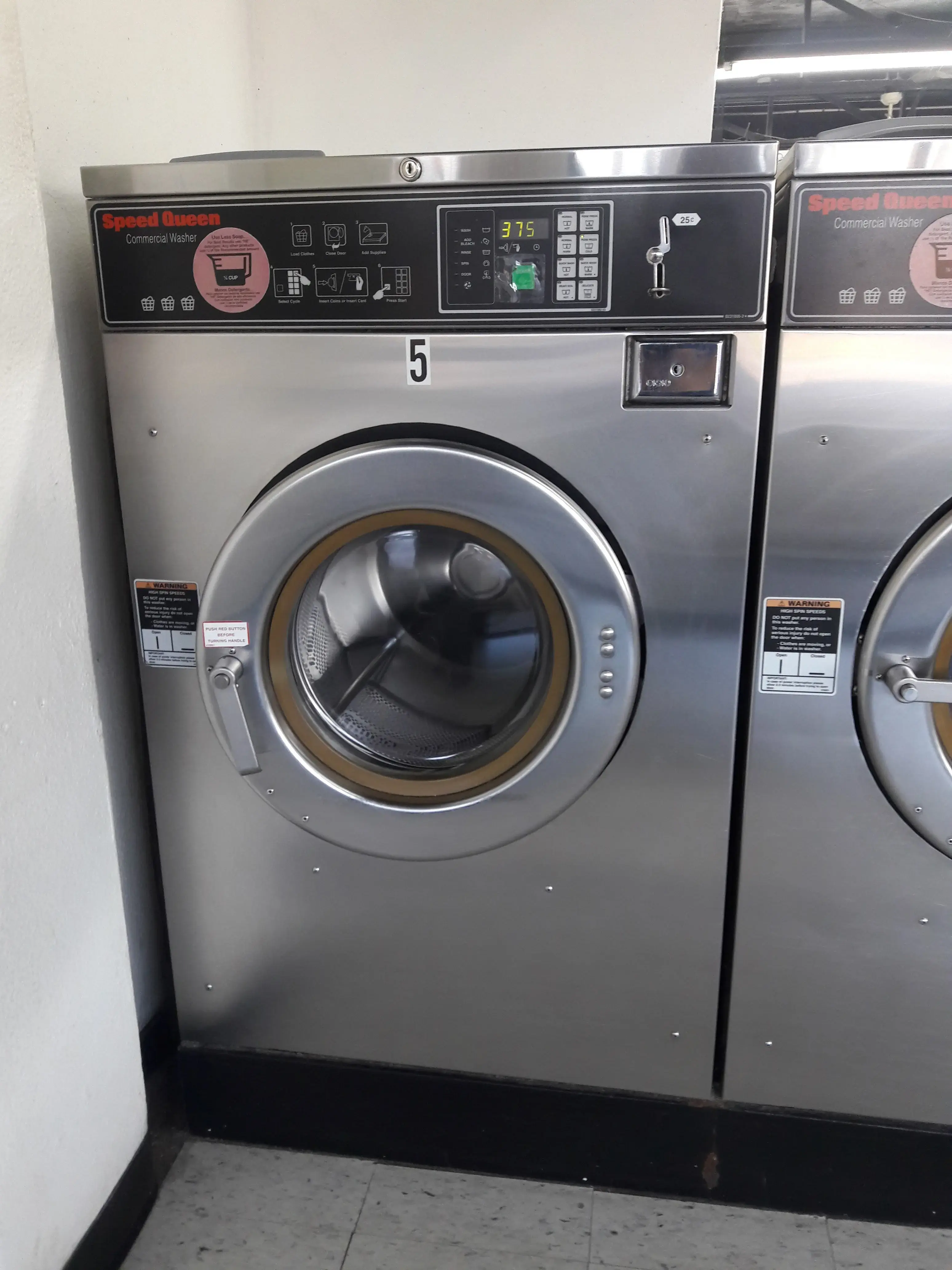 Wash N Go Coin Laundry - Image 3