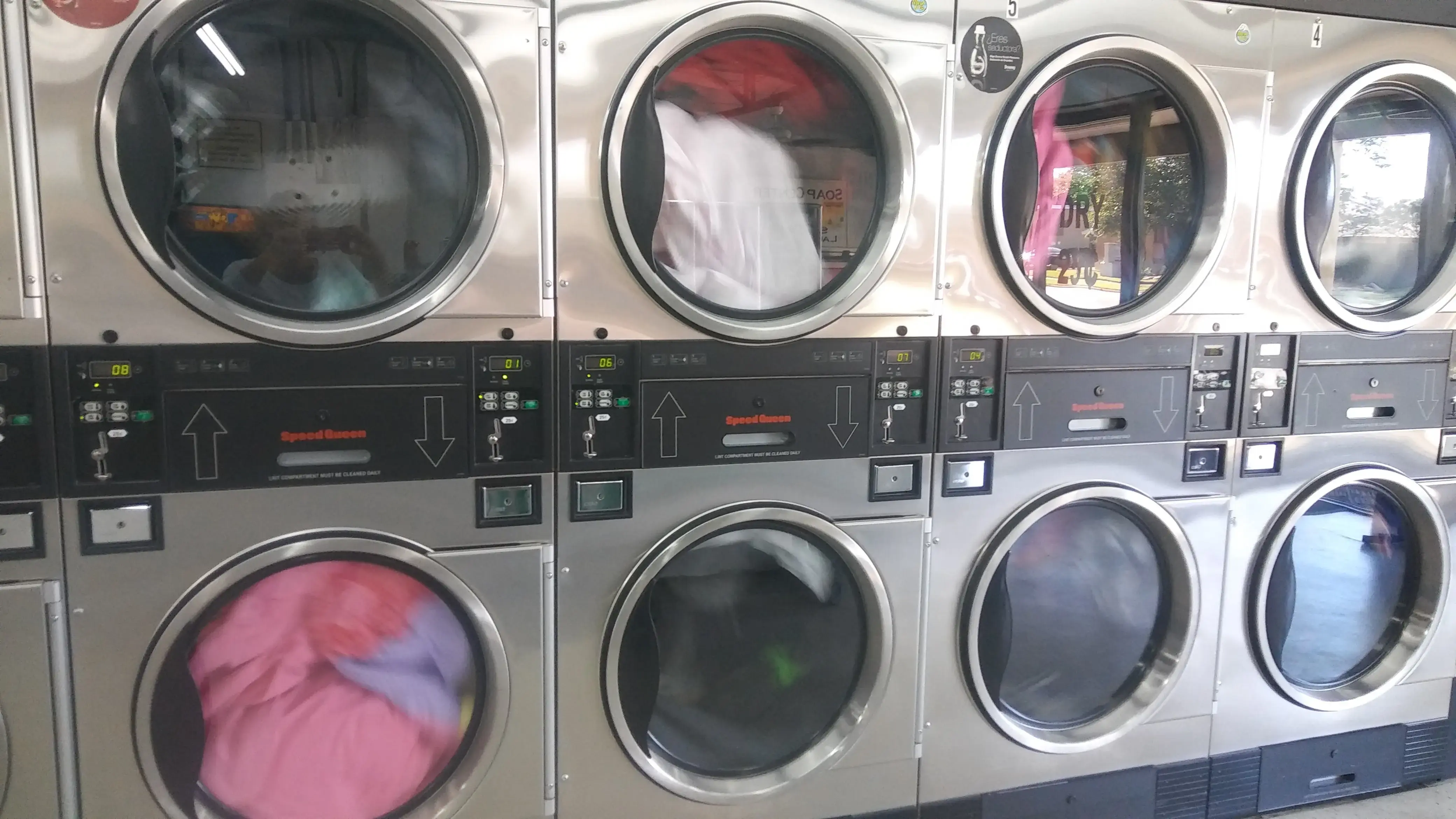 Wash N Go Coin Laundry - Image 8
