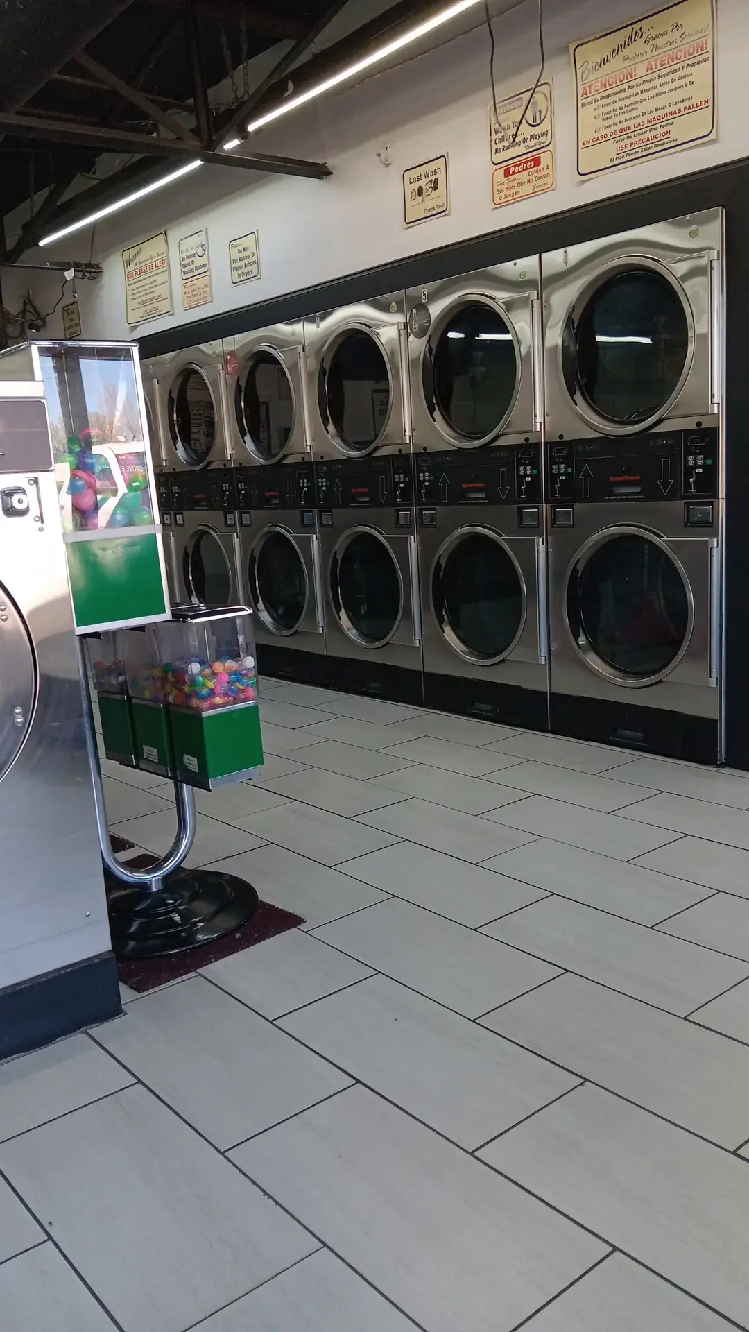 Wash N Go Coin Laundry location