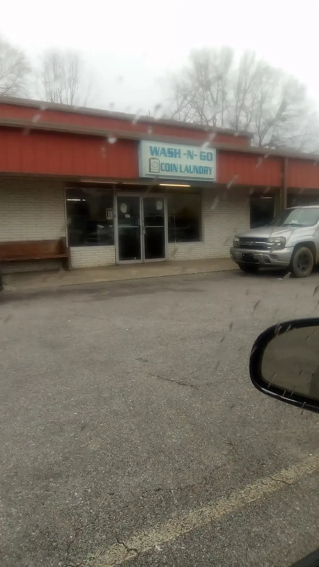 Wash N Go Coin Laundry thumbnail 13