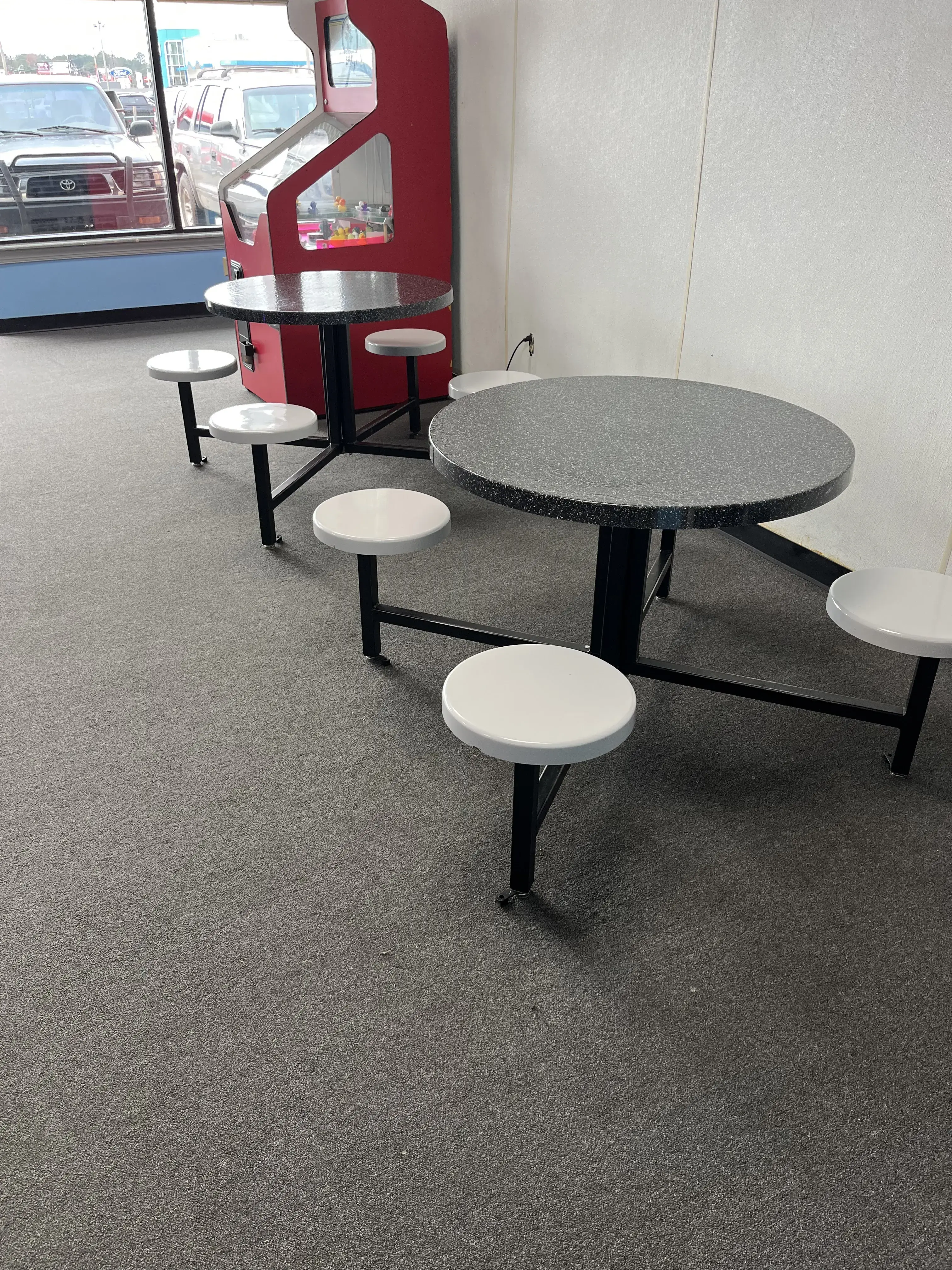 Wash N Go Coin Laundry - Image 8