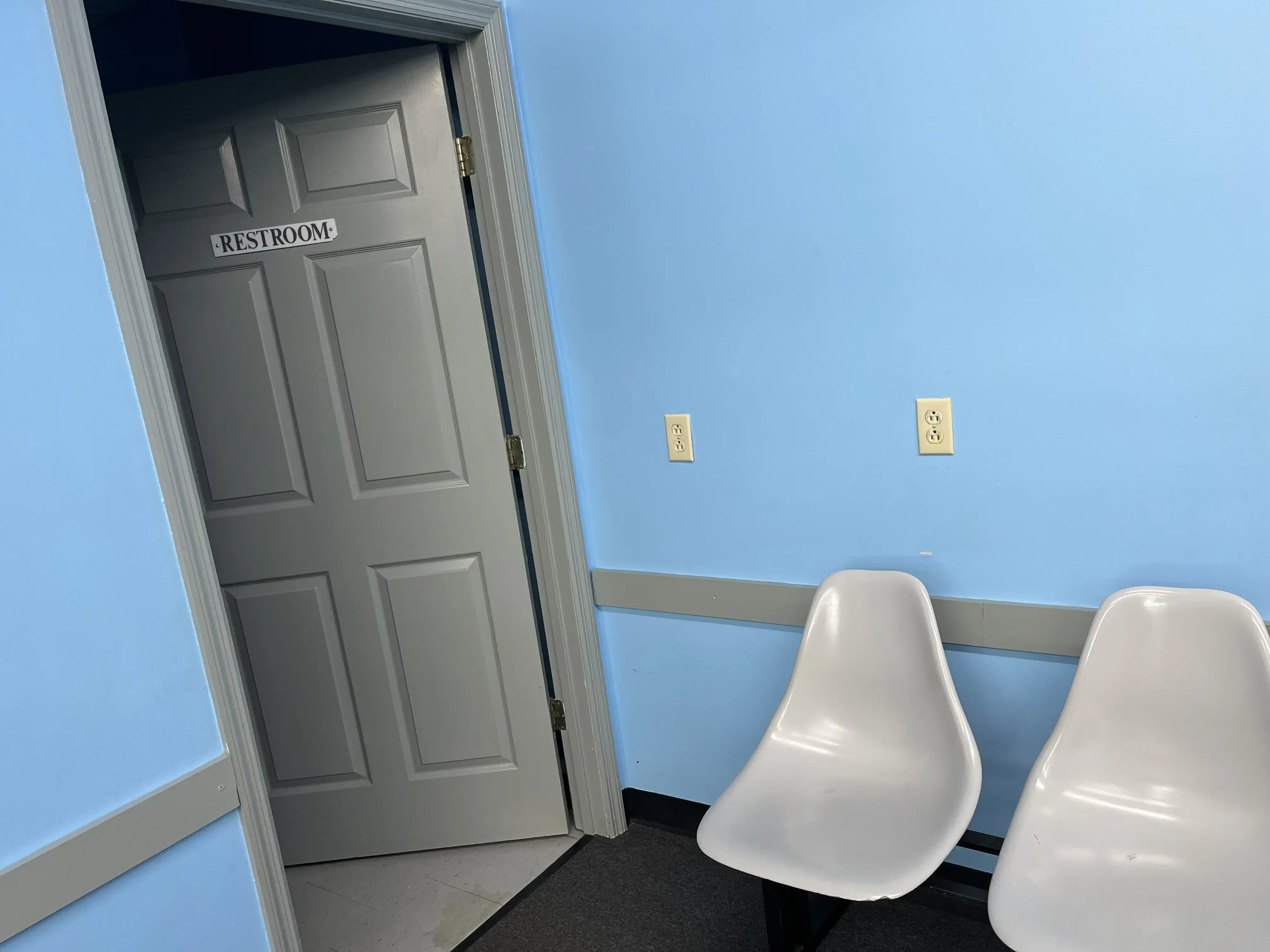 Wash N Go Coin Laundry - Image 9