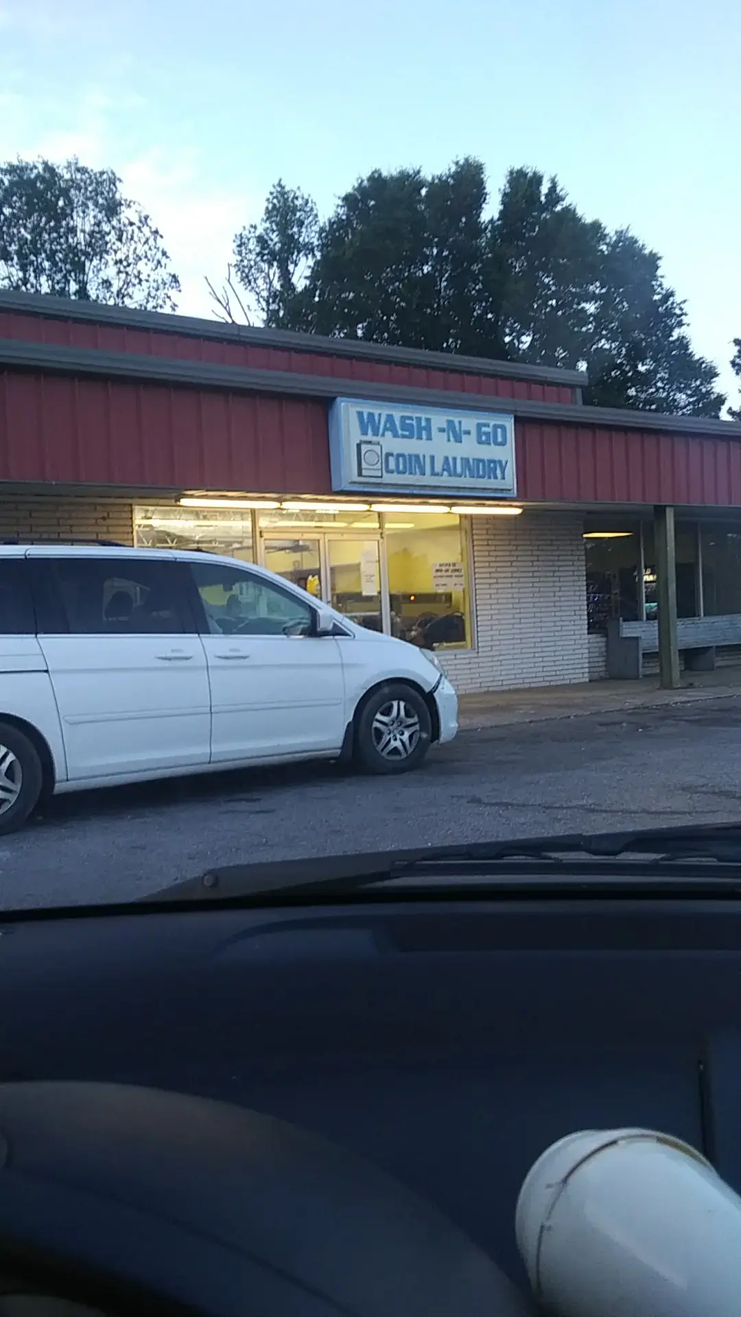 Wash N Go Coin Laundry thumbnail 14