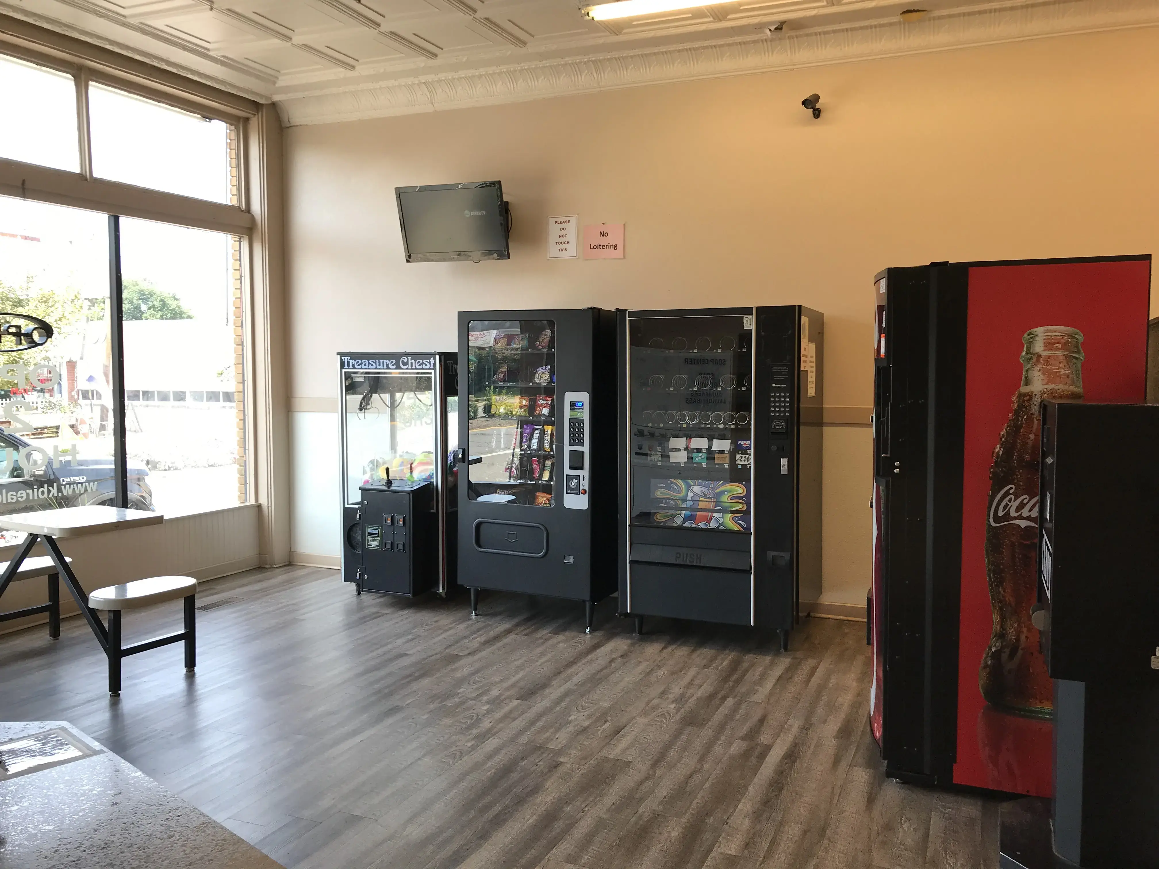 Wash-N-Go Coin Operated Laundromat - Image 6