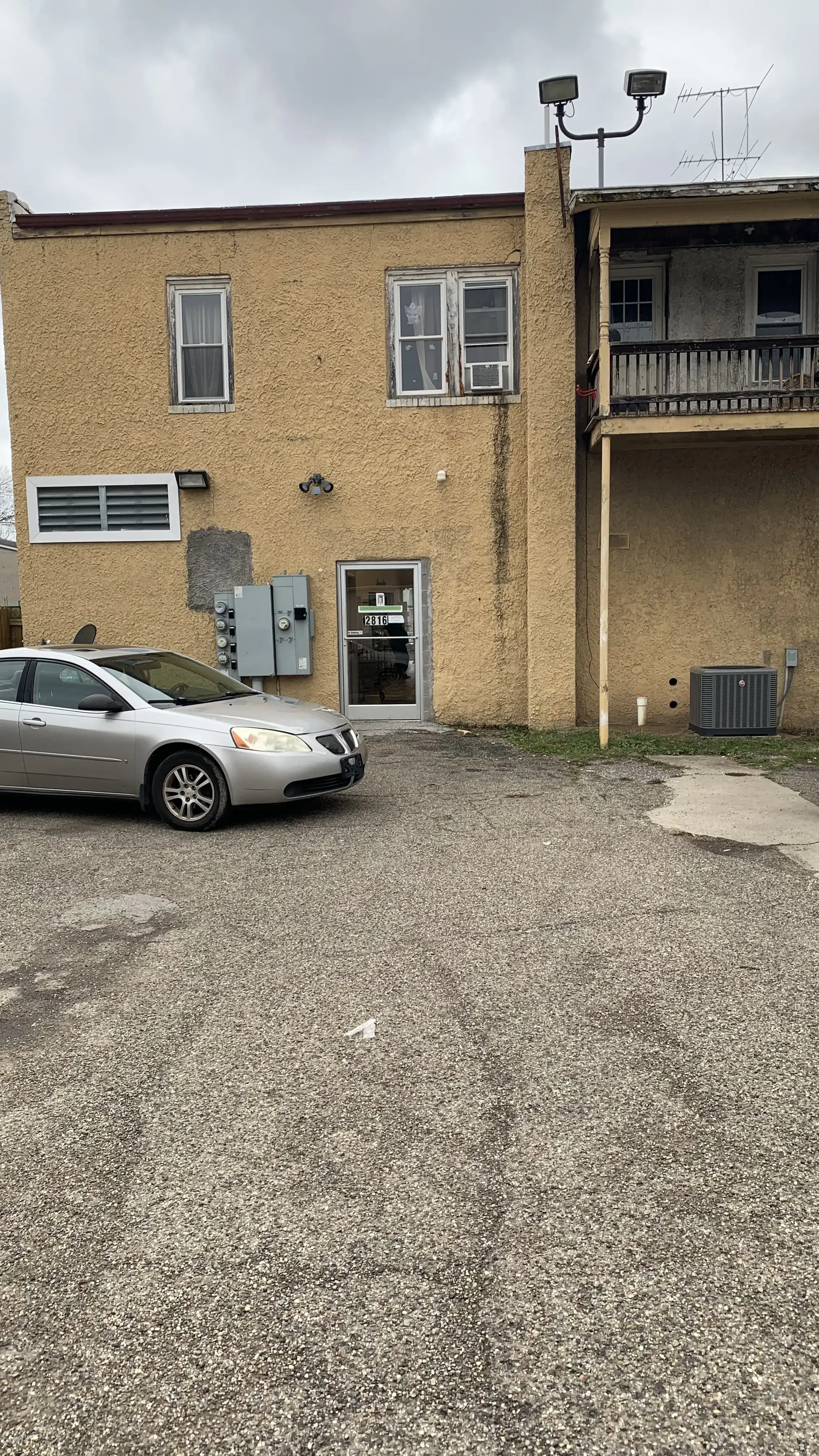Wash-N-Go Coin Operated Laundromat thumbnail 11