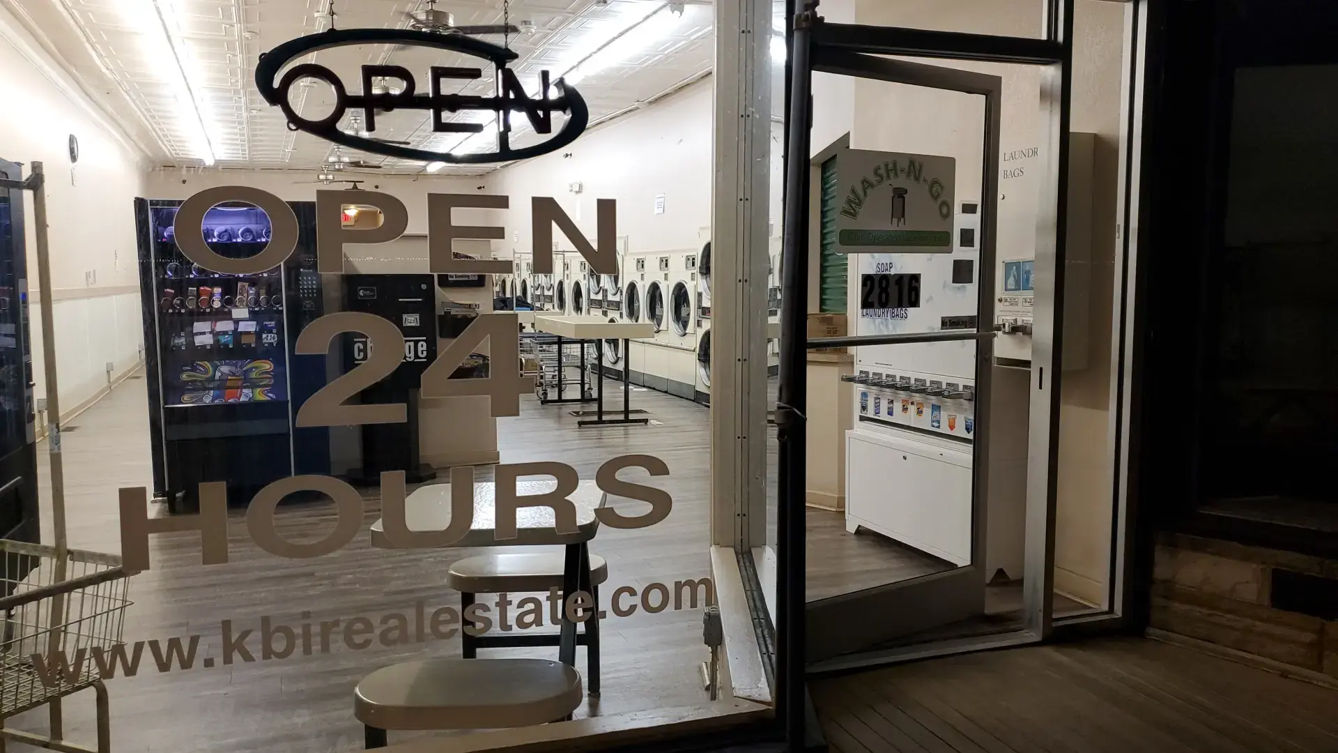 Wash-N-Go Coin Operated Laundromat - Image 10
