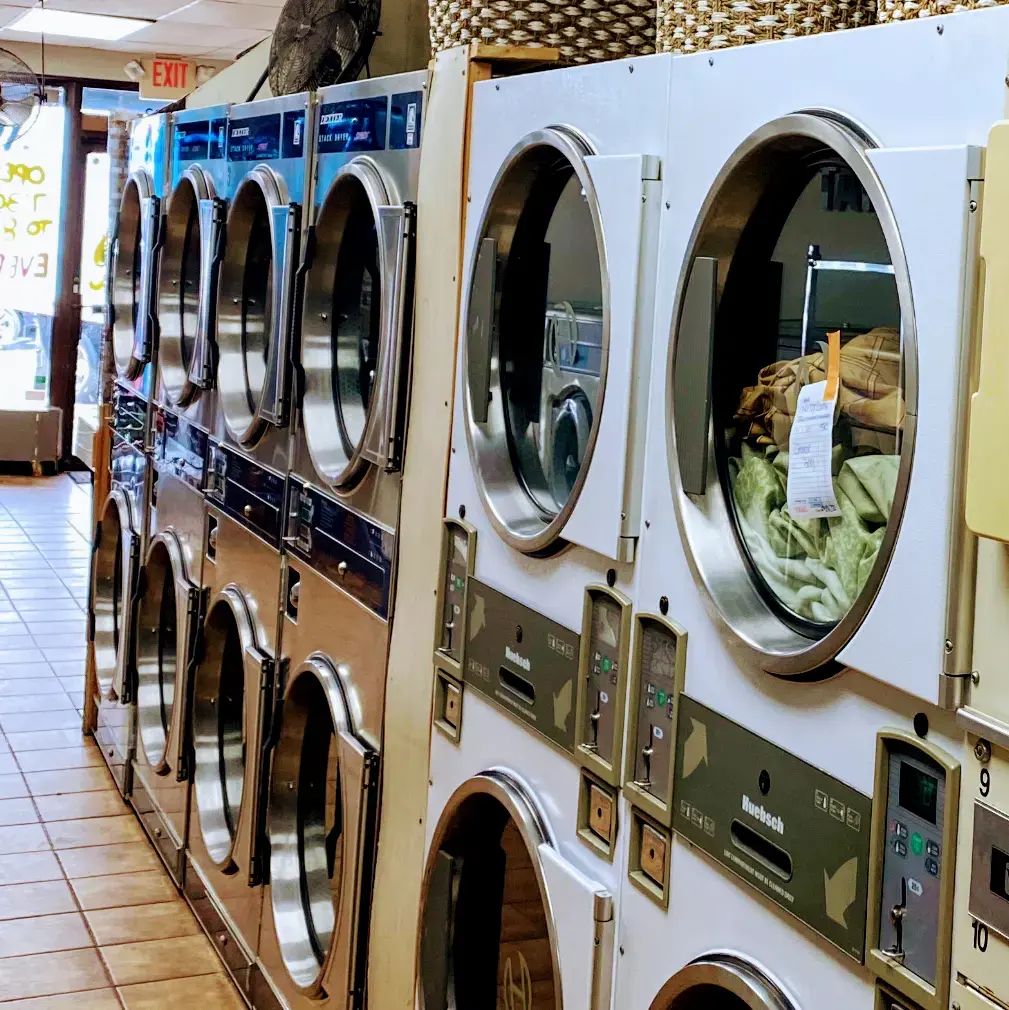 Wash N' Go Laundromat thumbnail 10