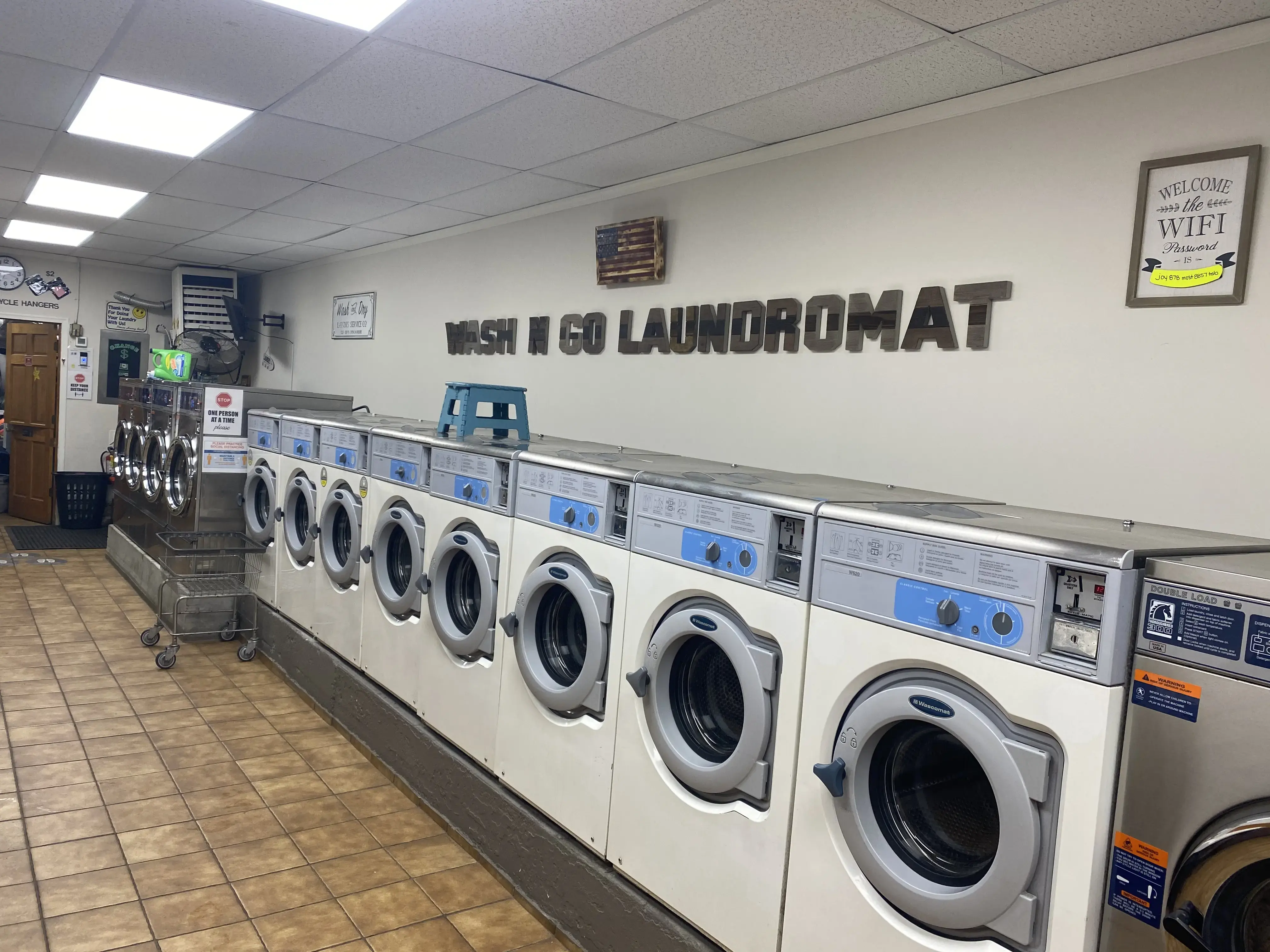 Wash N' Go Laundromat - Image 2