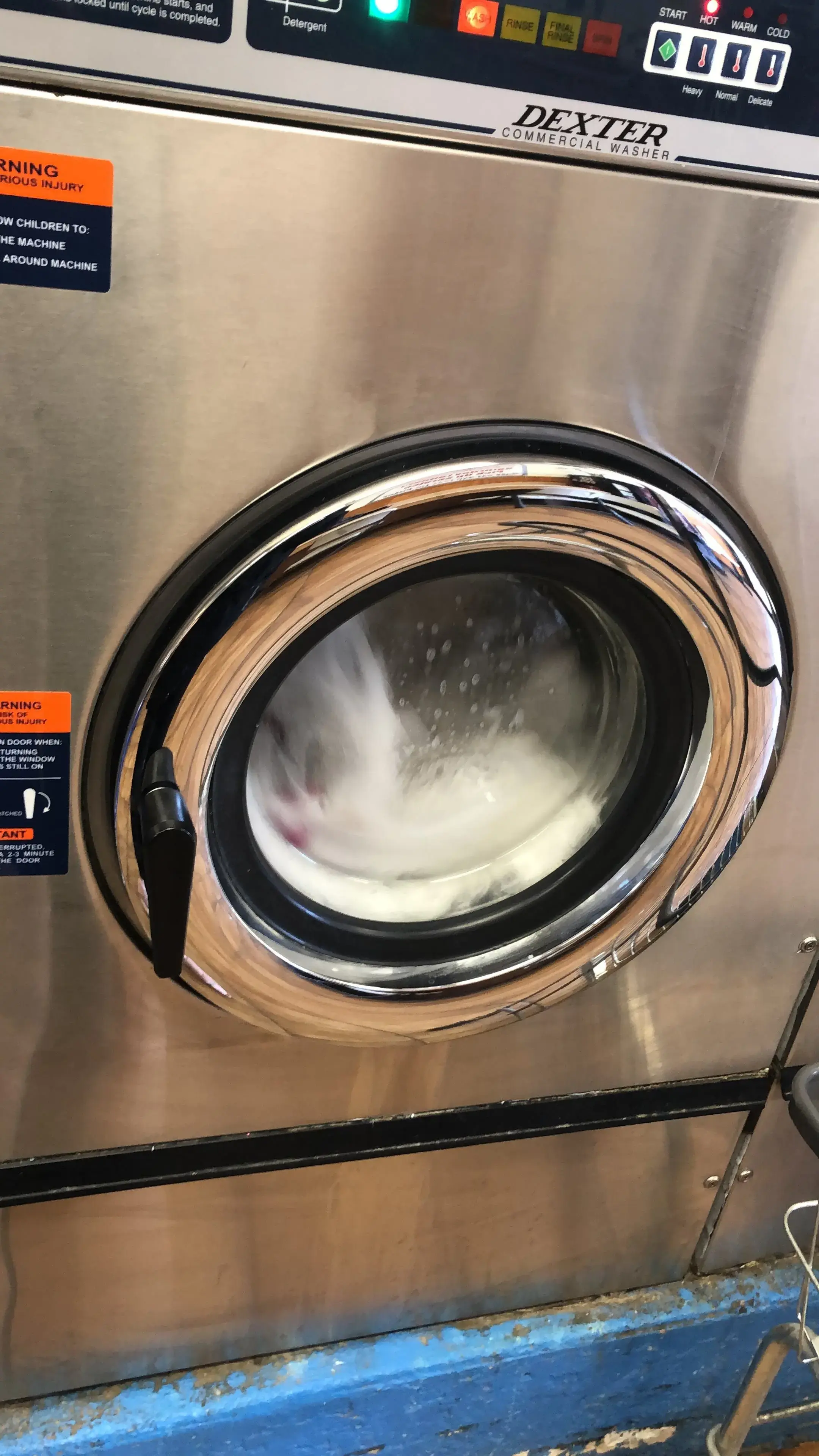 Wash N' Go Laundromat - Image 8