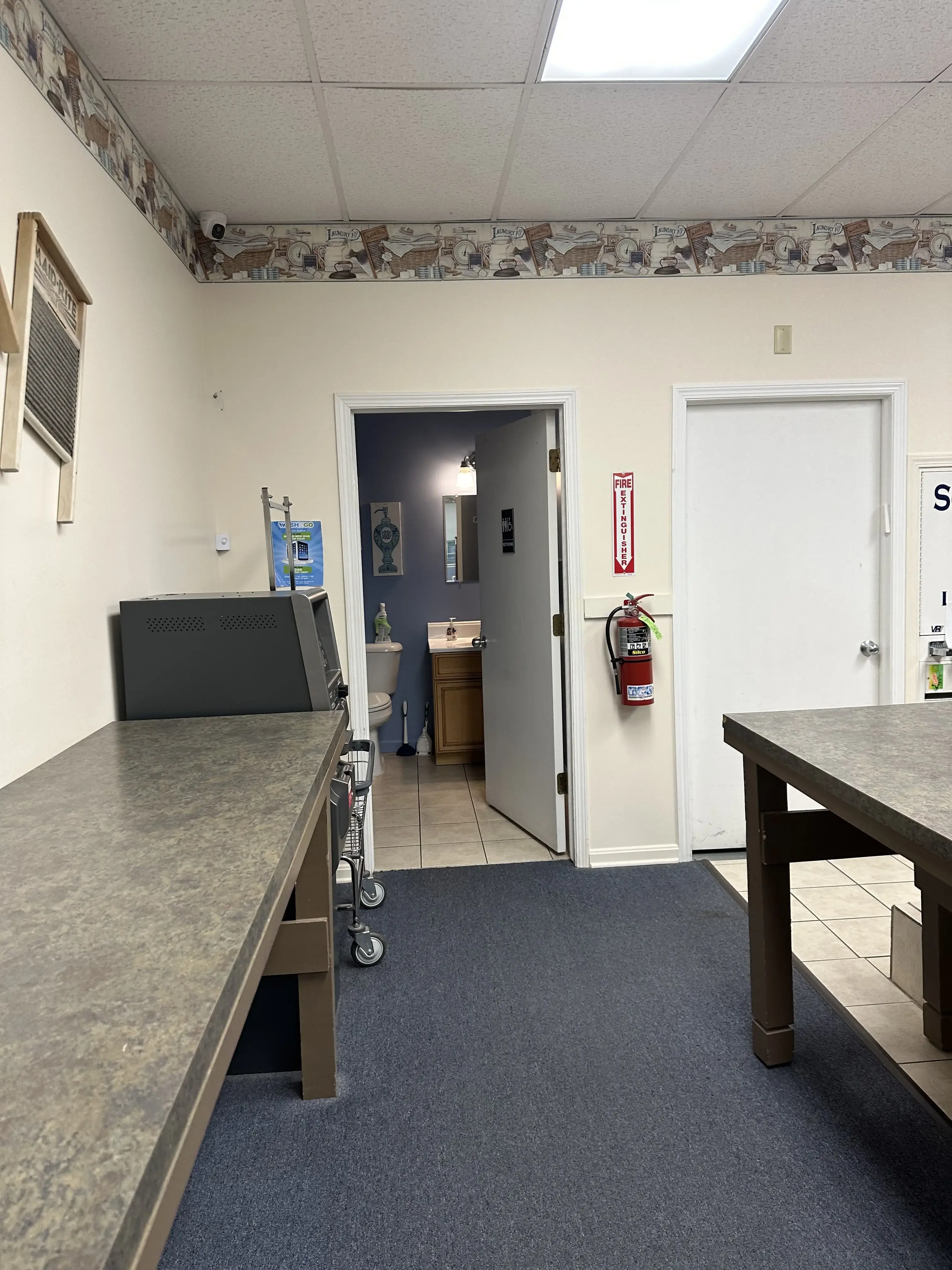 Wash N Go Laundromat - Image 4