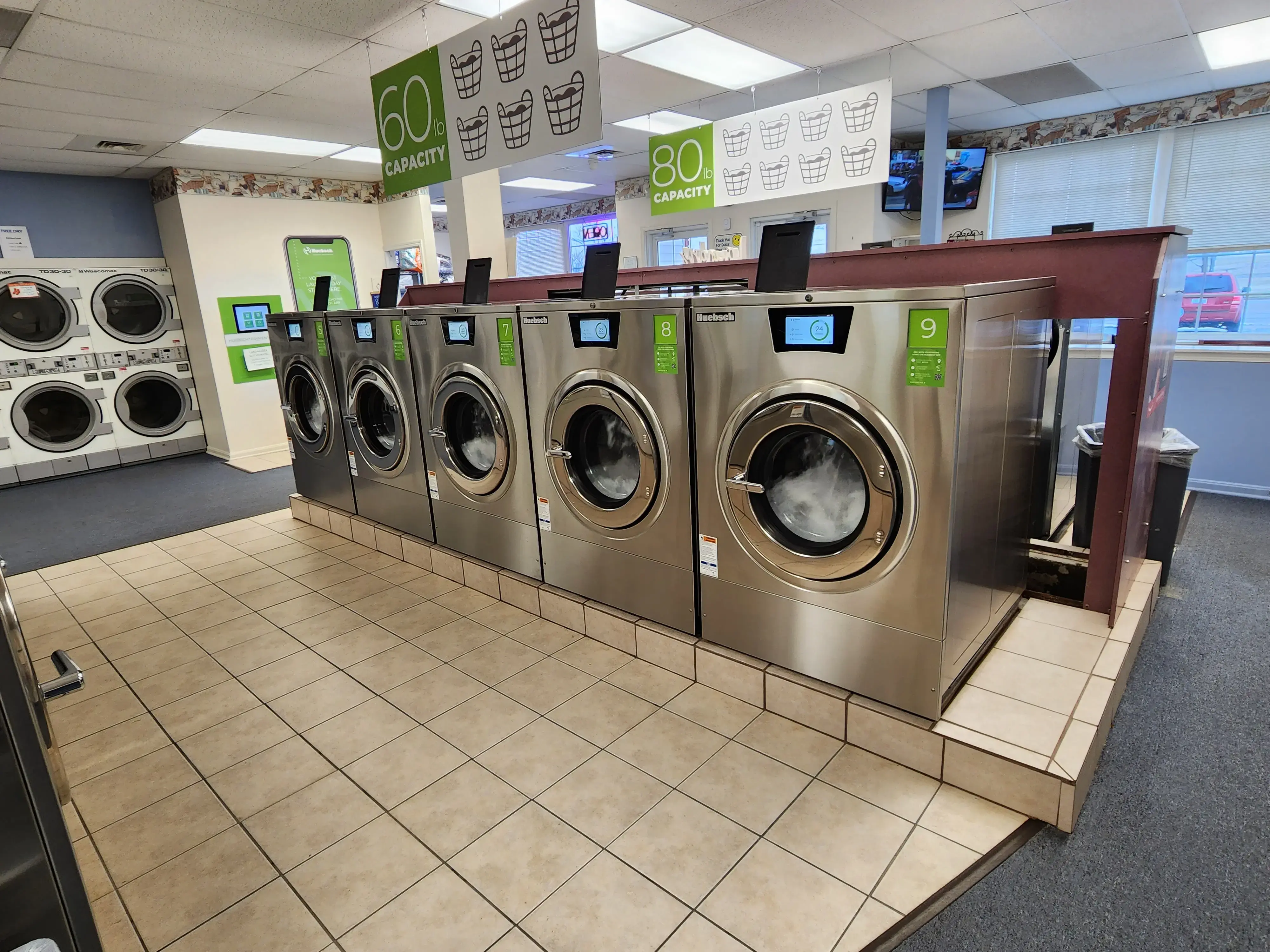 Wash N Go Laundromat - Image 2