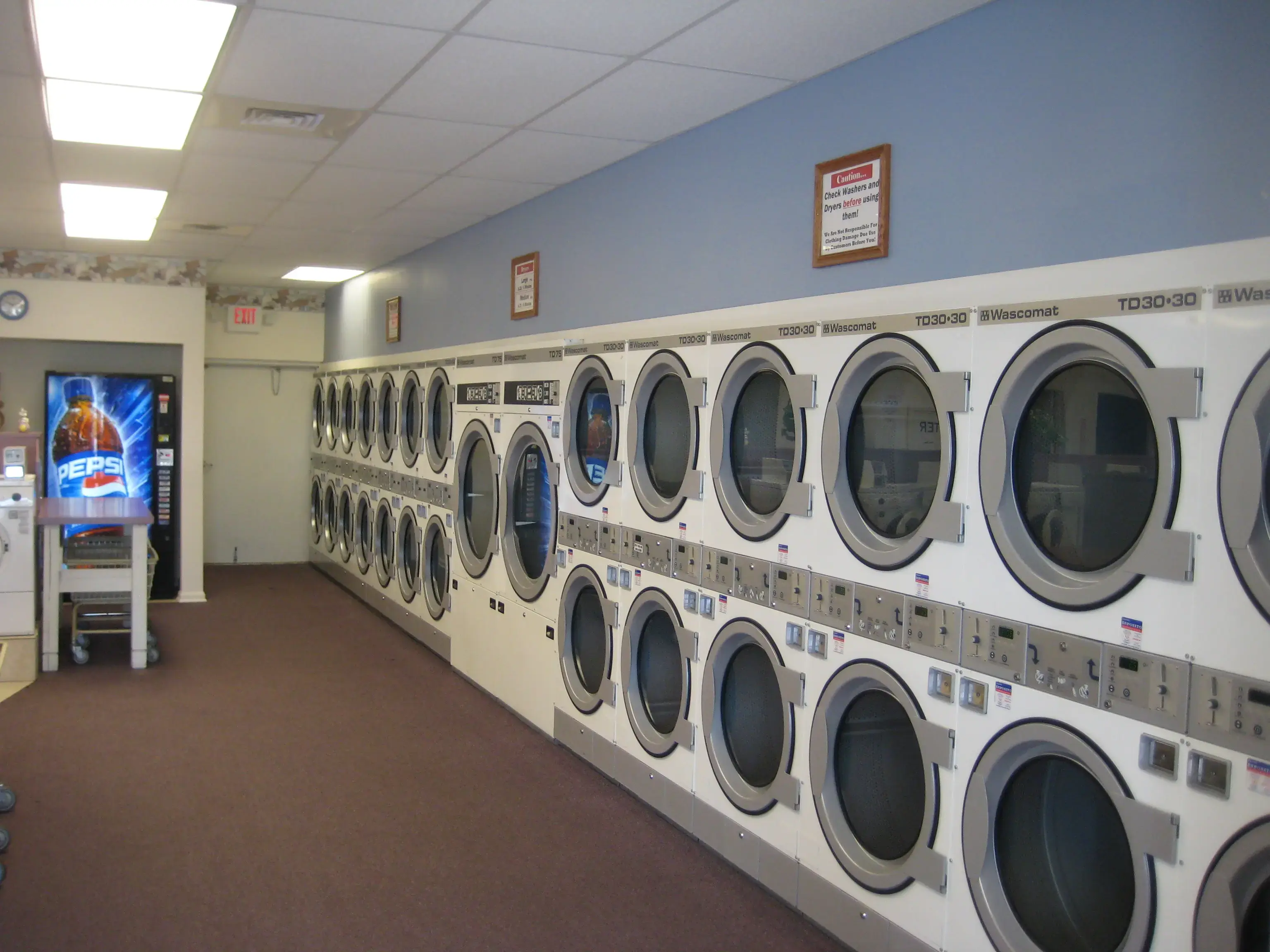 Wash N Go Laundromat - Image 10