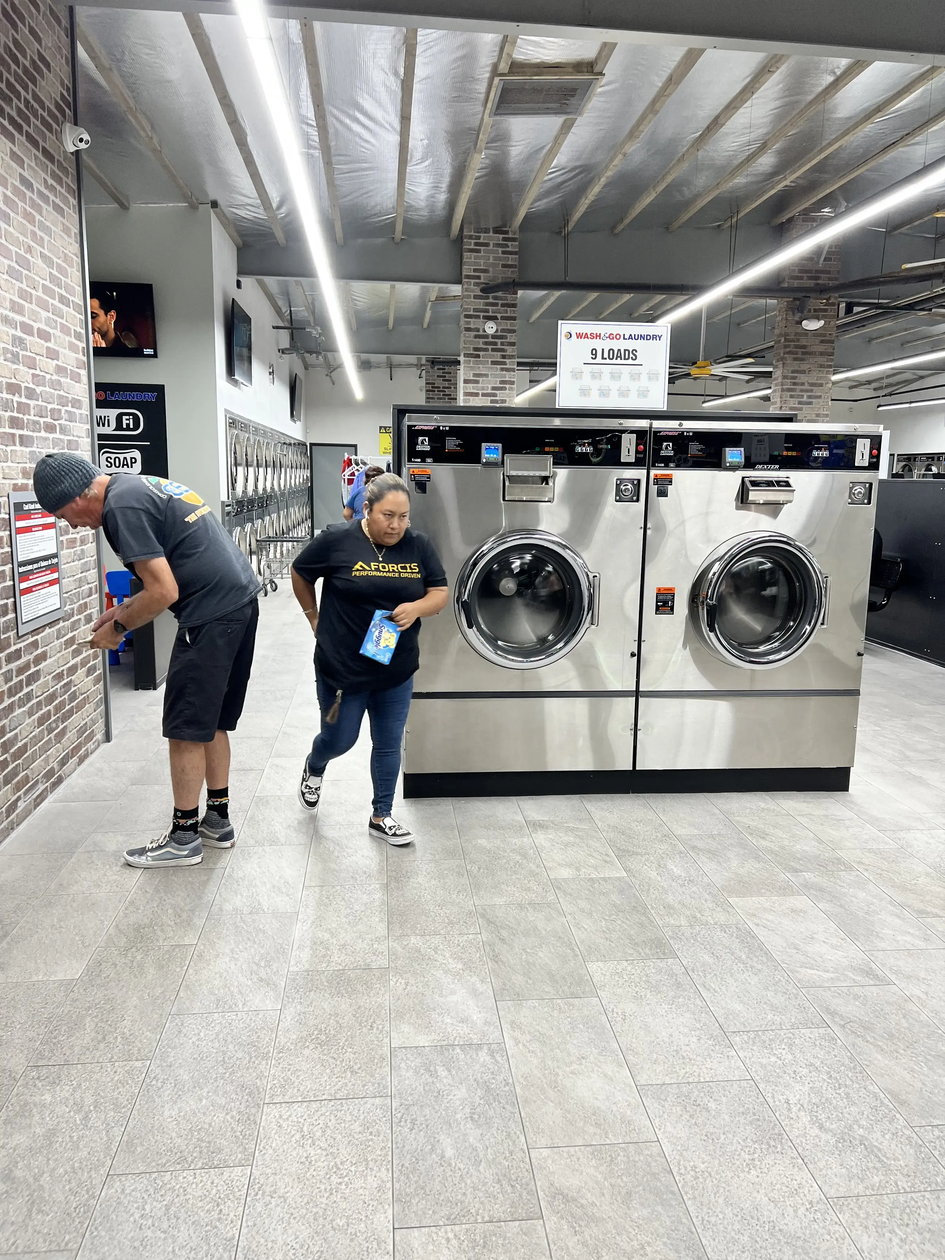 Wash N Go Laundry thumbnail 17