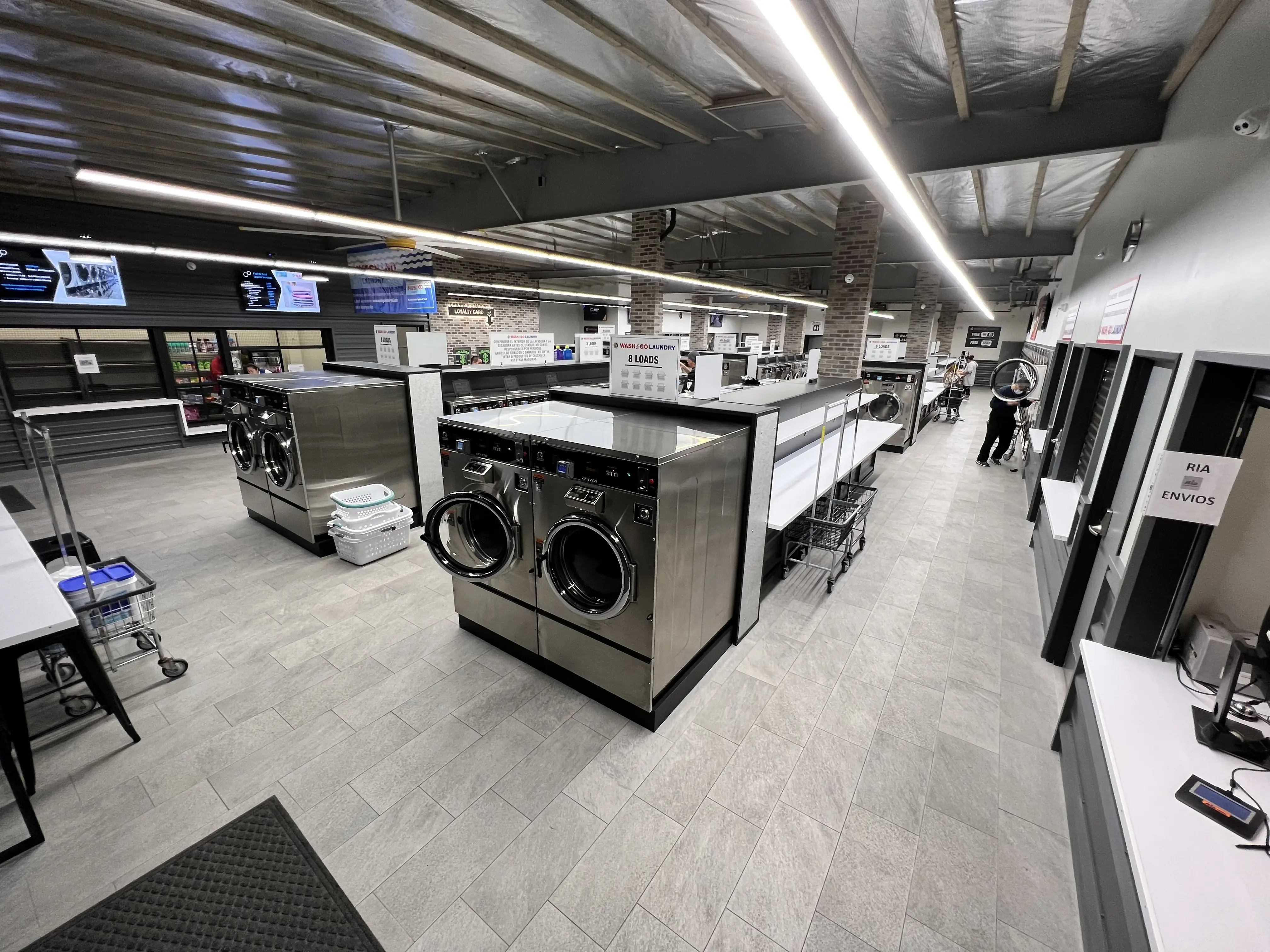 Wash N Go Laundry - Image 15
