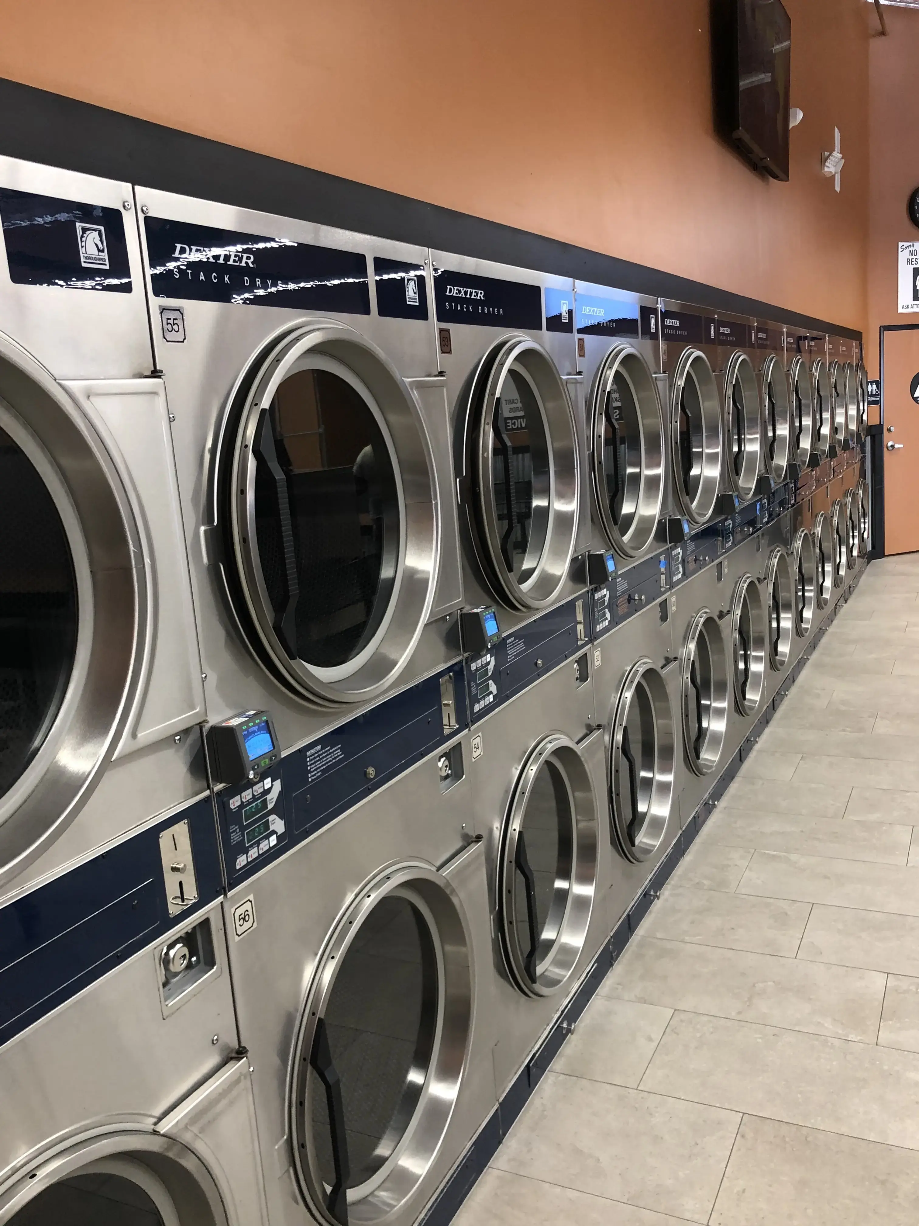 Wash N Go Laundry - Image 3
