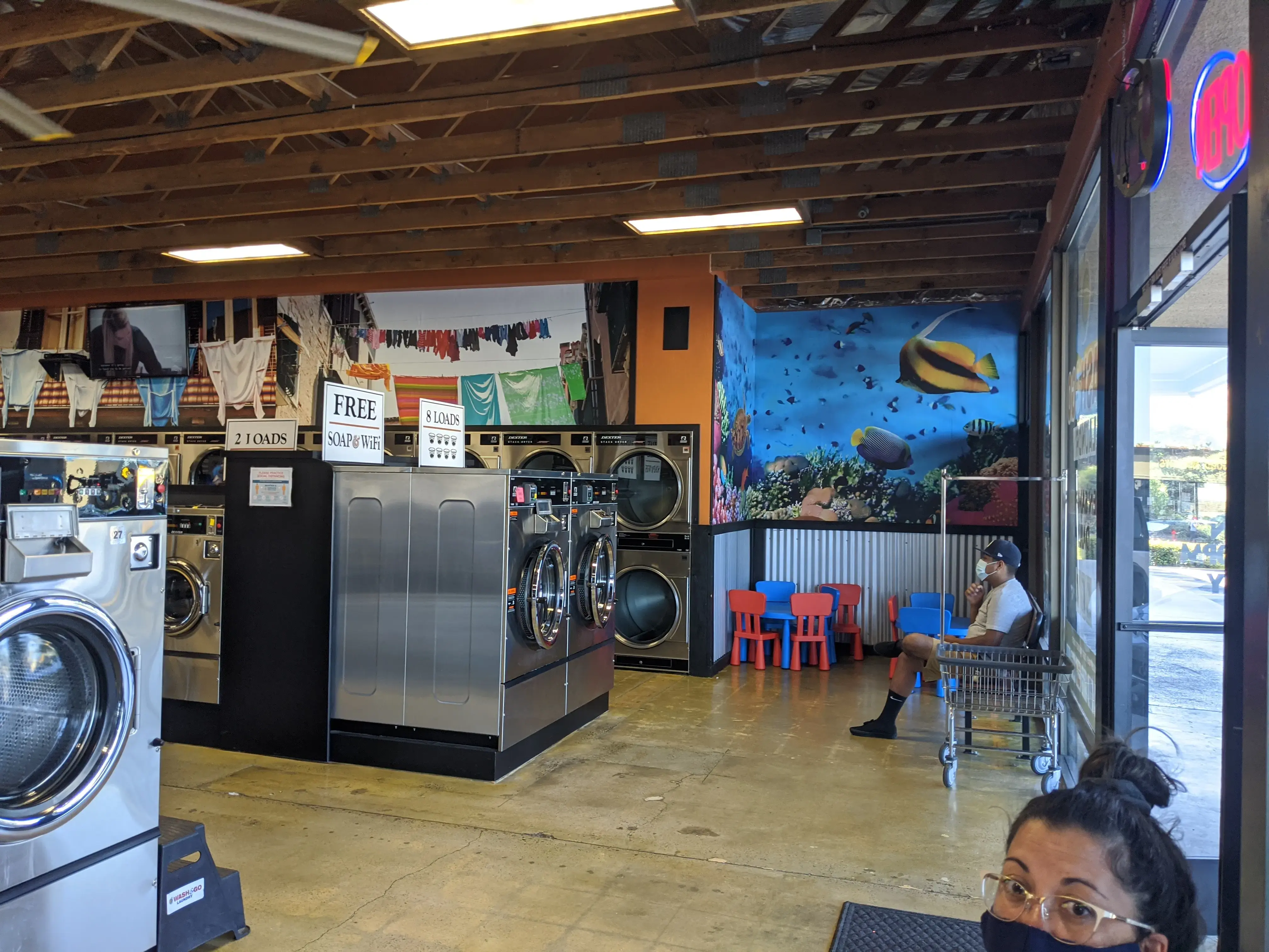 Wash N Go Laundry - Image 4