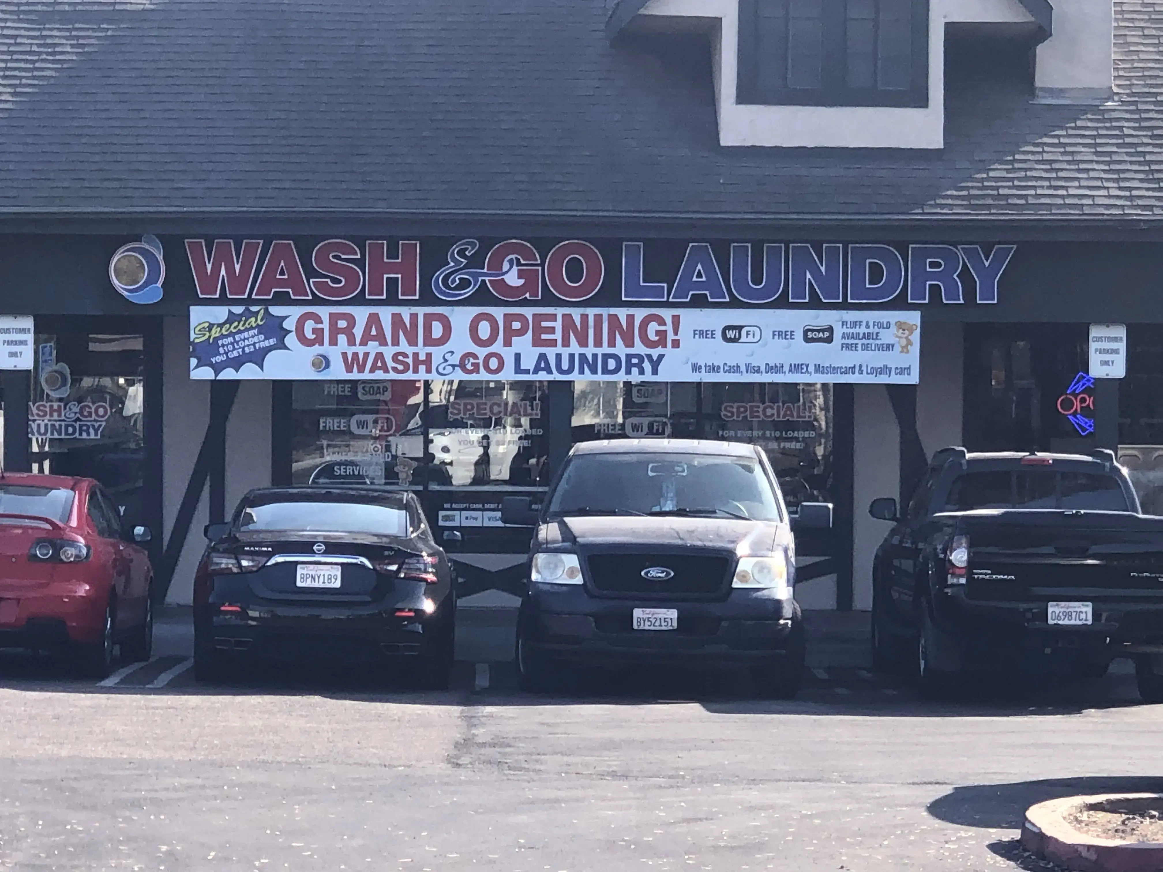Wash N Go Laundry thumbnail 7
