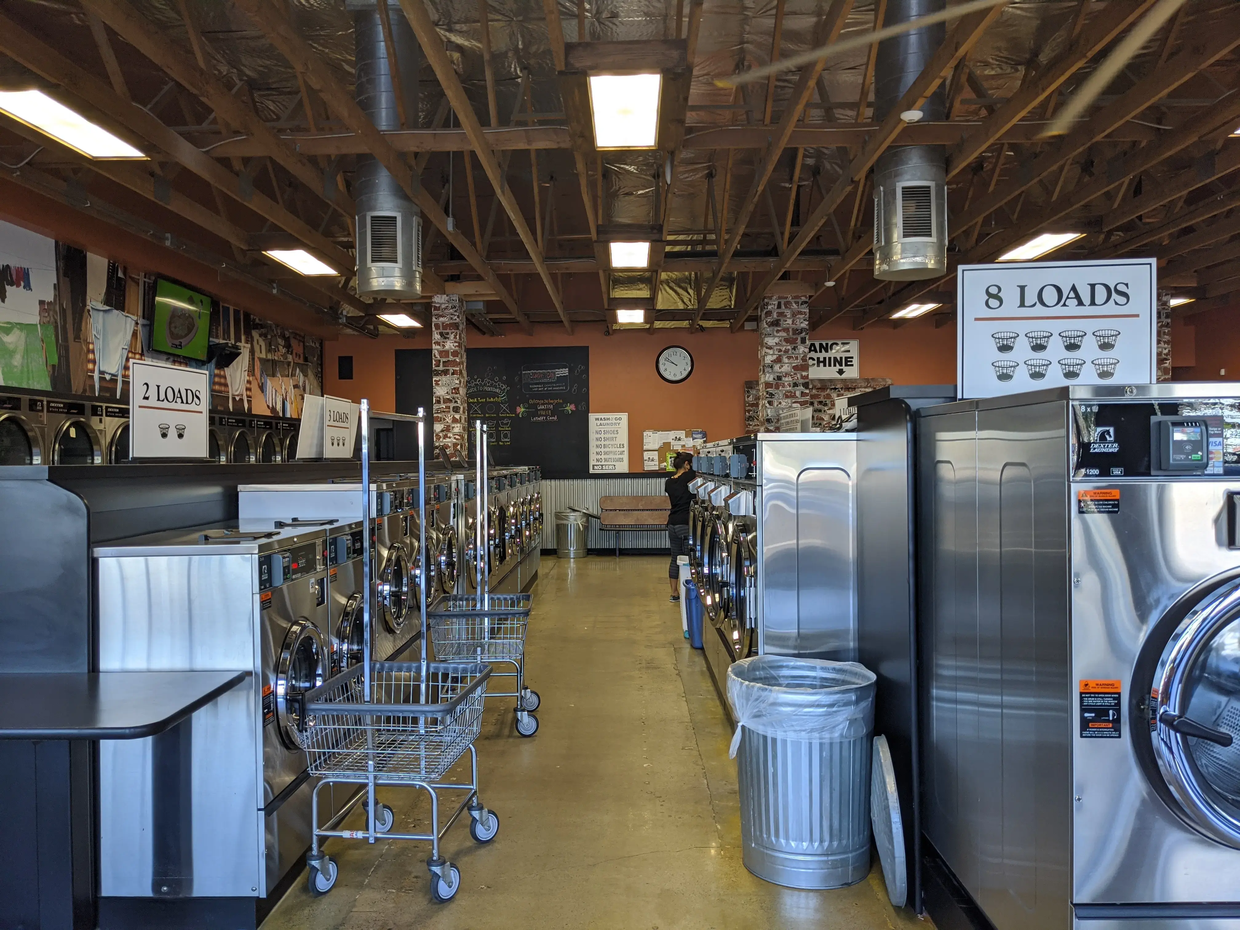 Wash N Go Laundry - Image 8