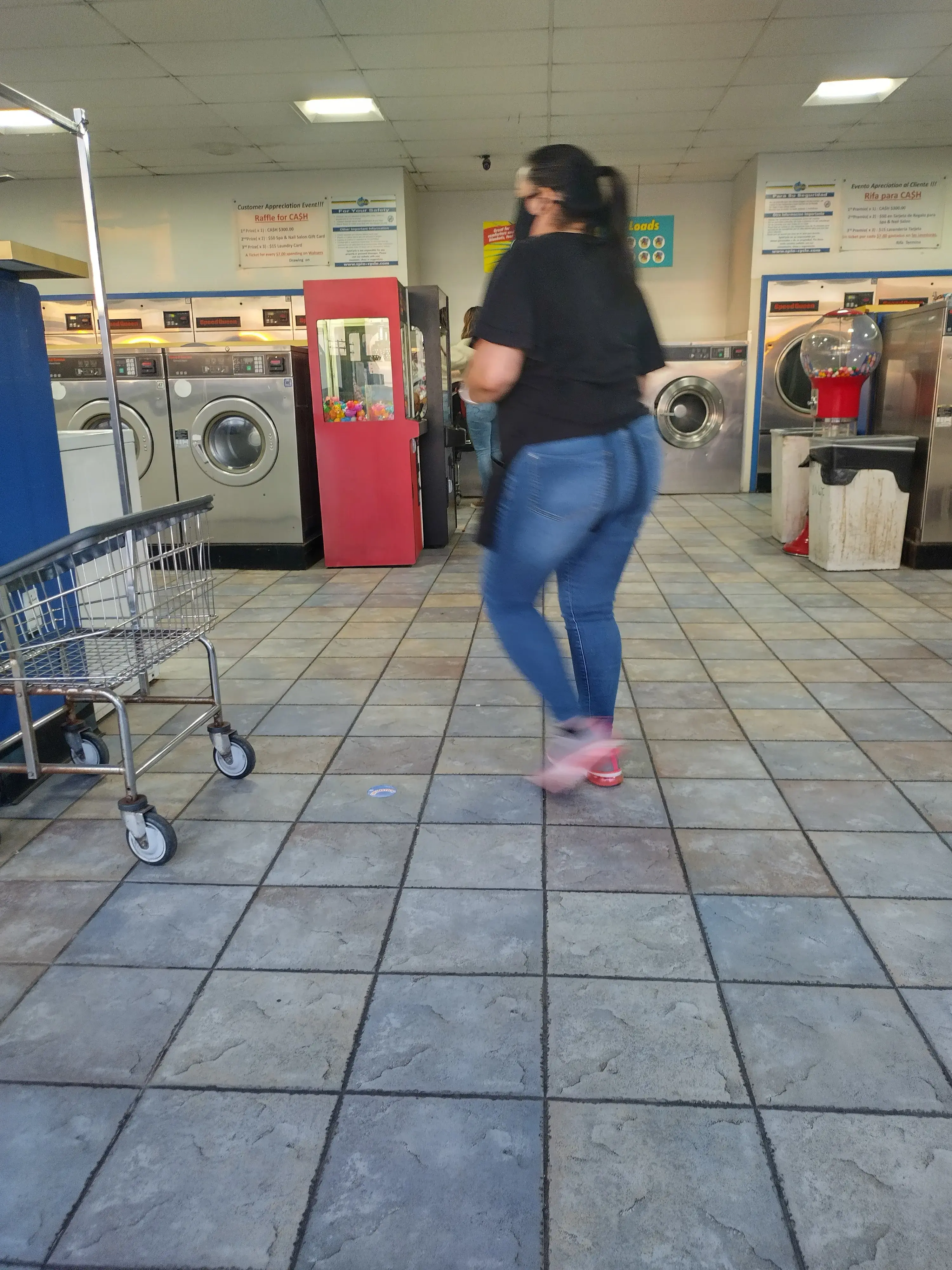 Wash N Go Laundry thumbnail 10