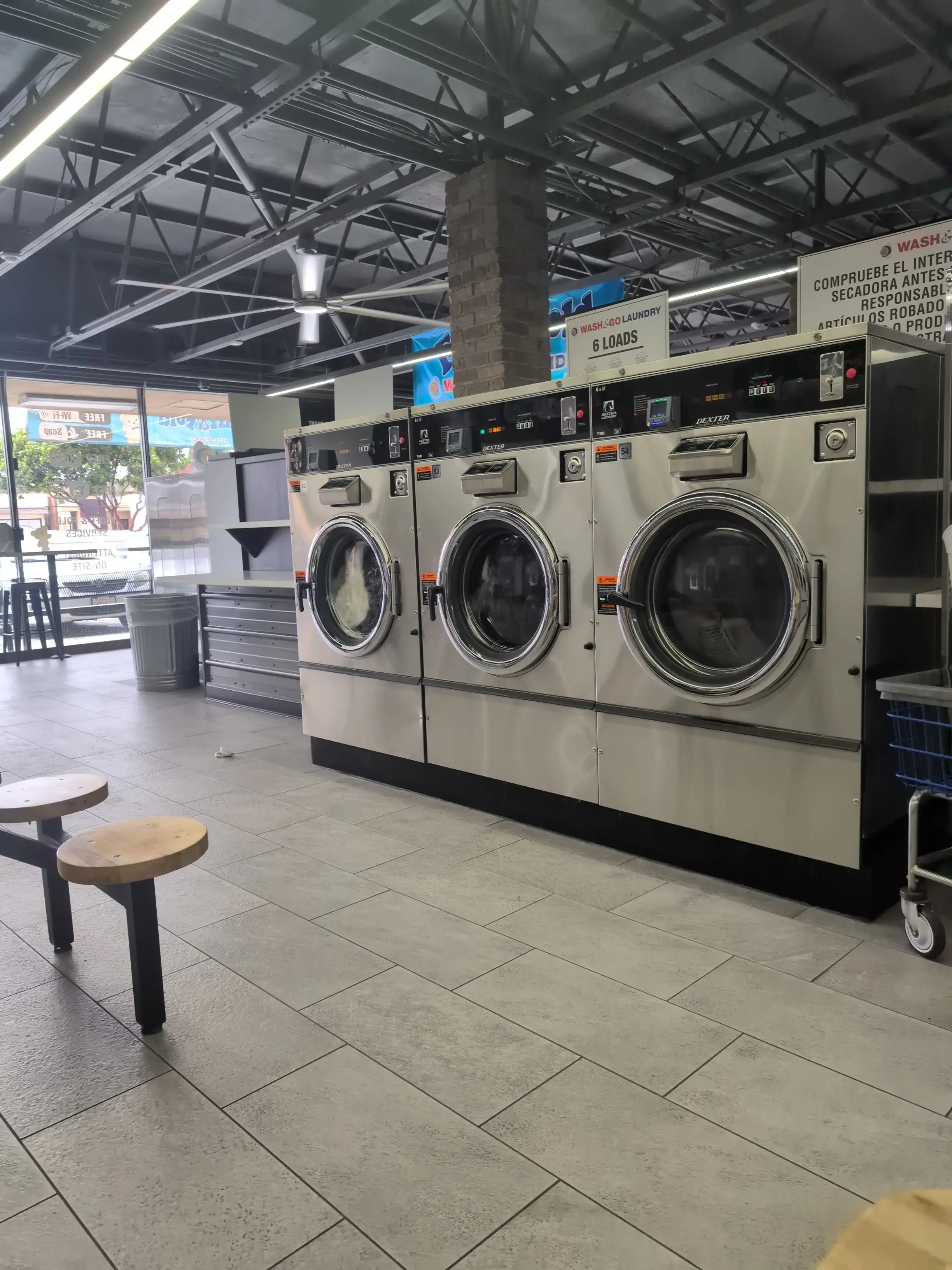 Wash N Go Laundry - Image 2