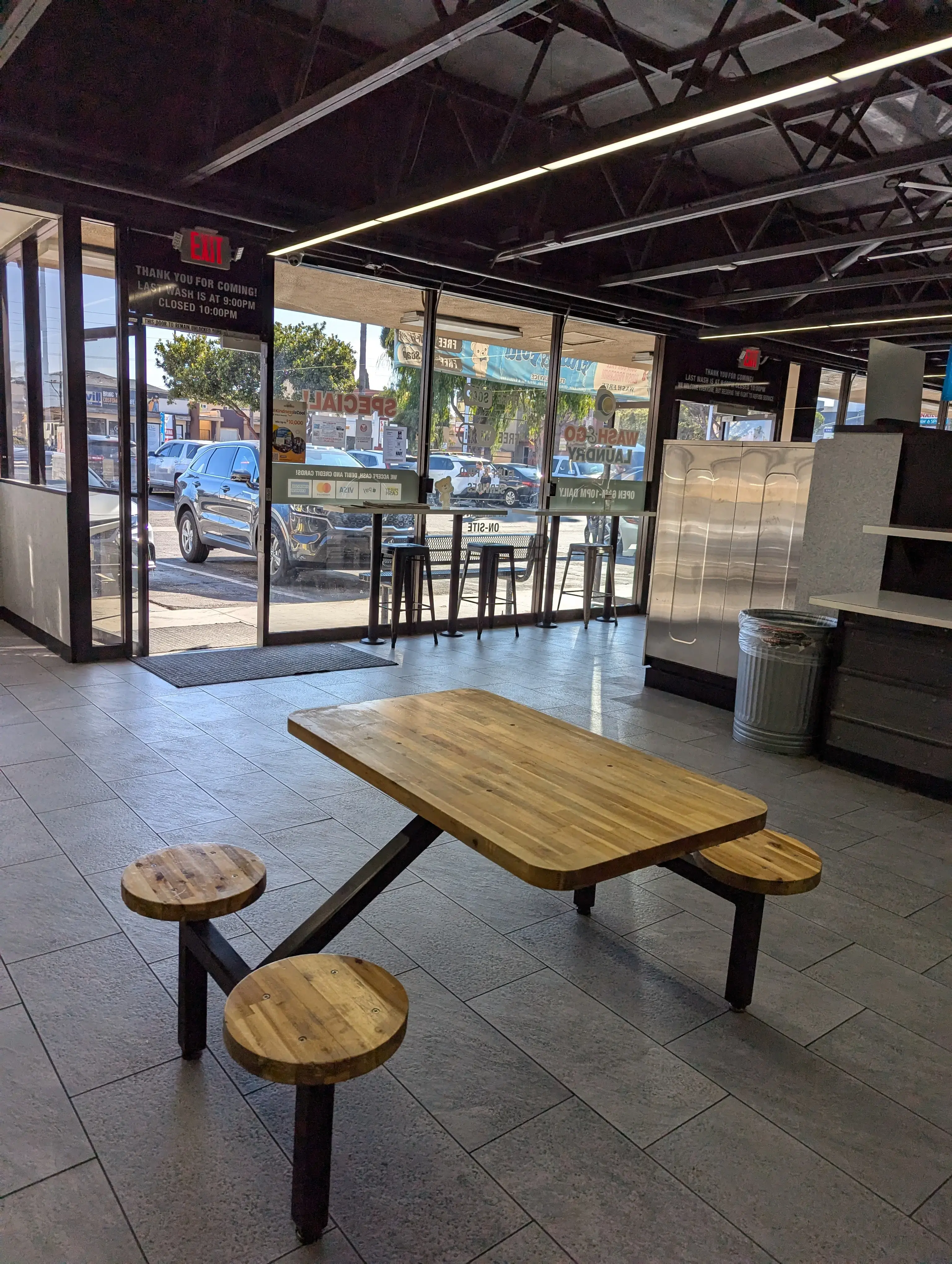 Wash N Go Laundry - Image 5