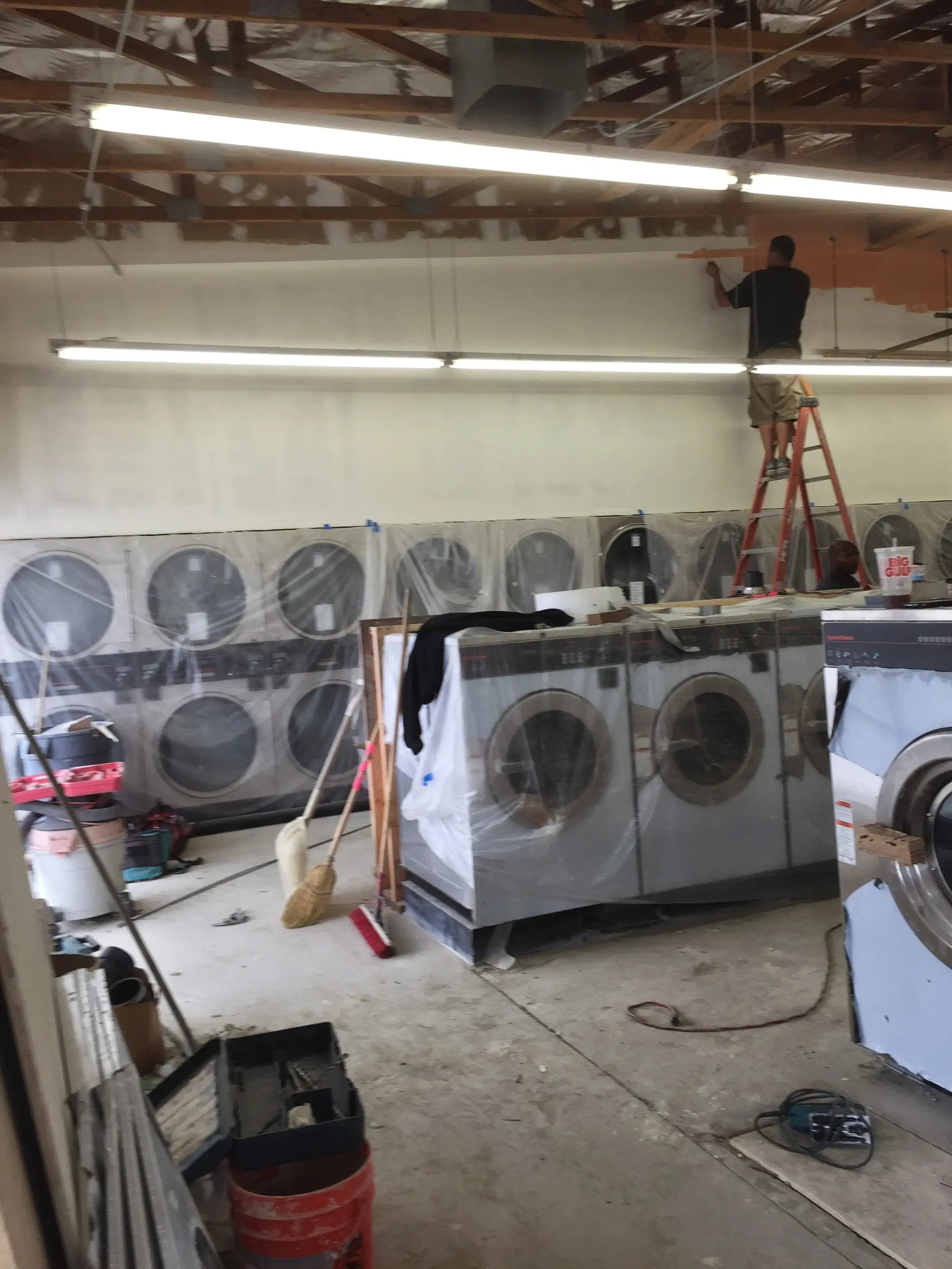Wash N Go Laundry - Image 9