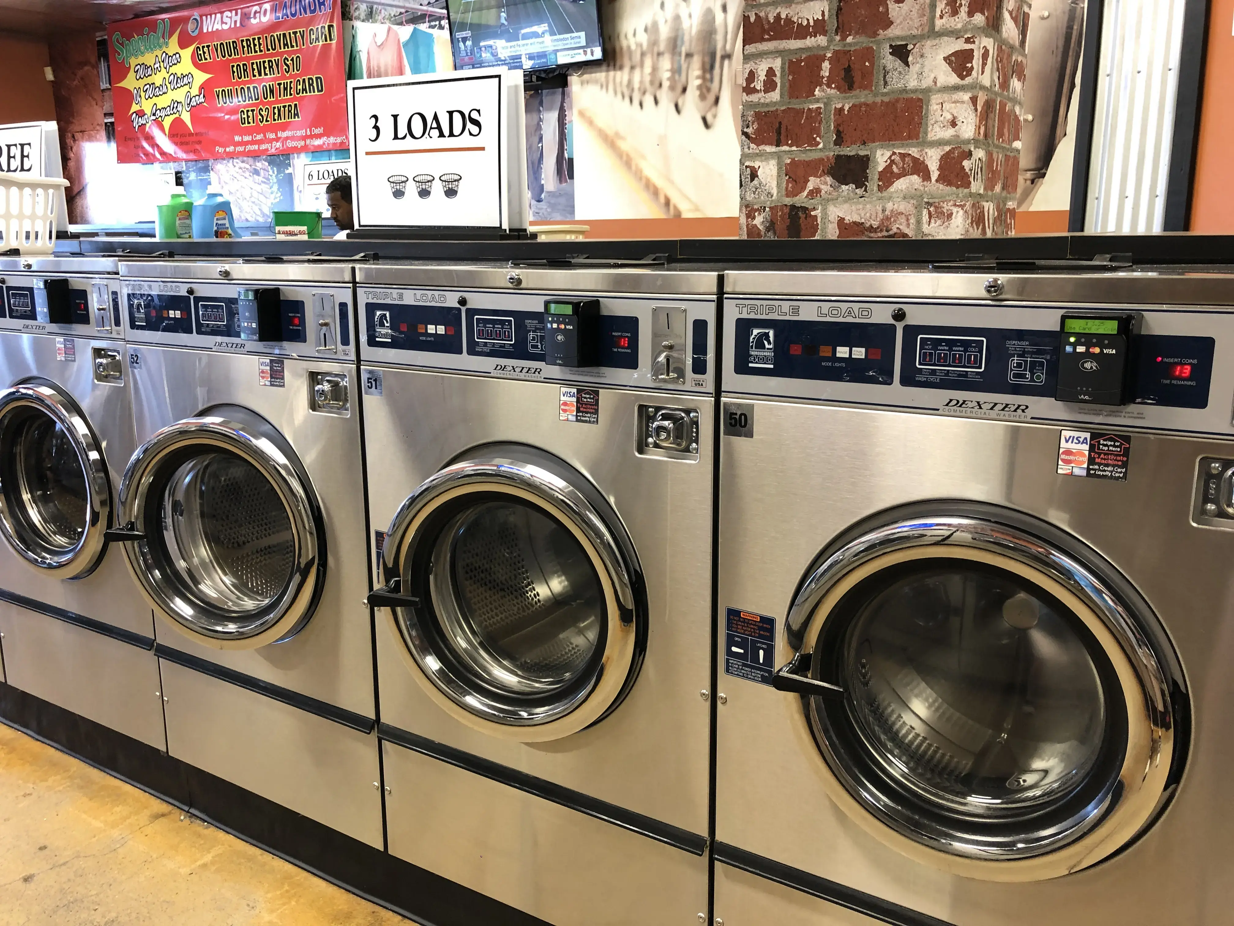 Wash N Go Laundry - Image 6