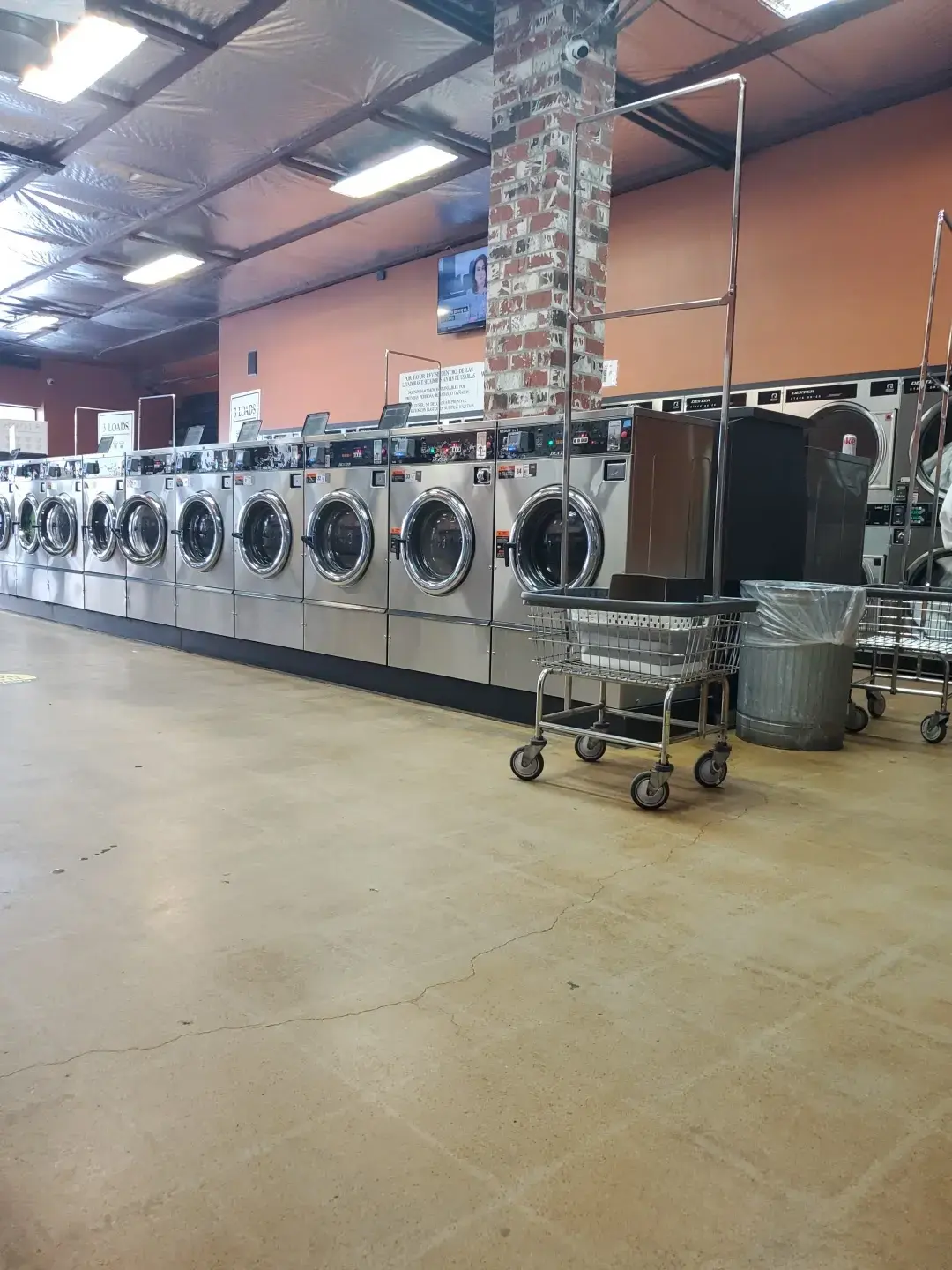 Wash N Go Laundry thumbnail 1