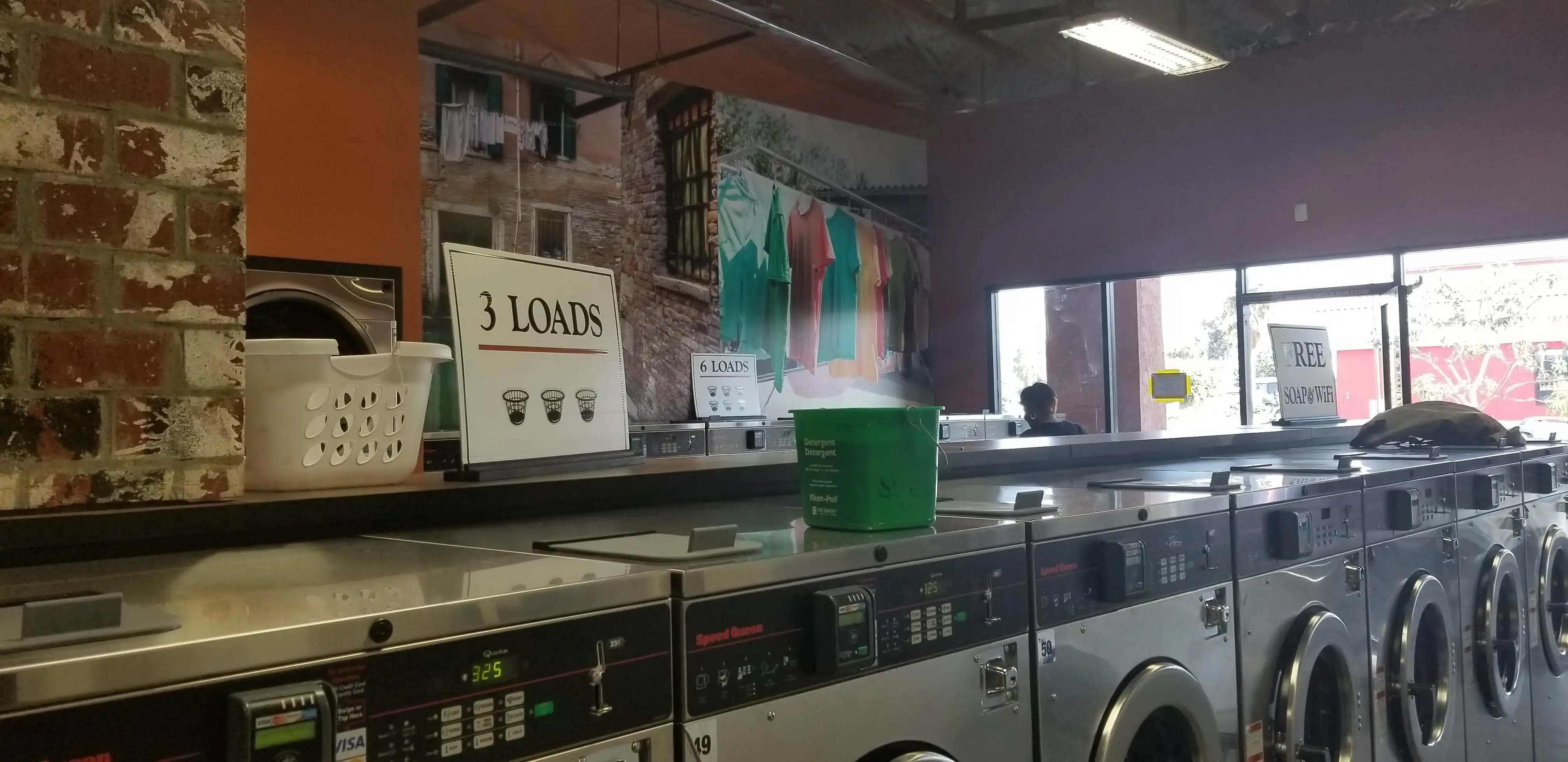 Wash N Go Laundry thumbnail 11