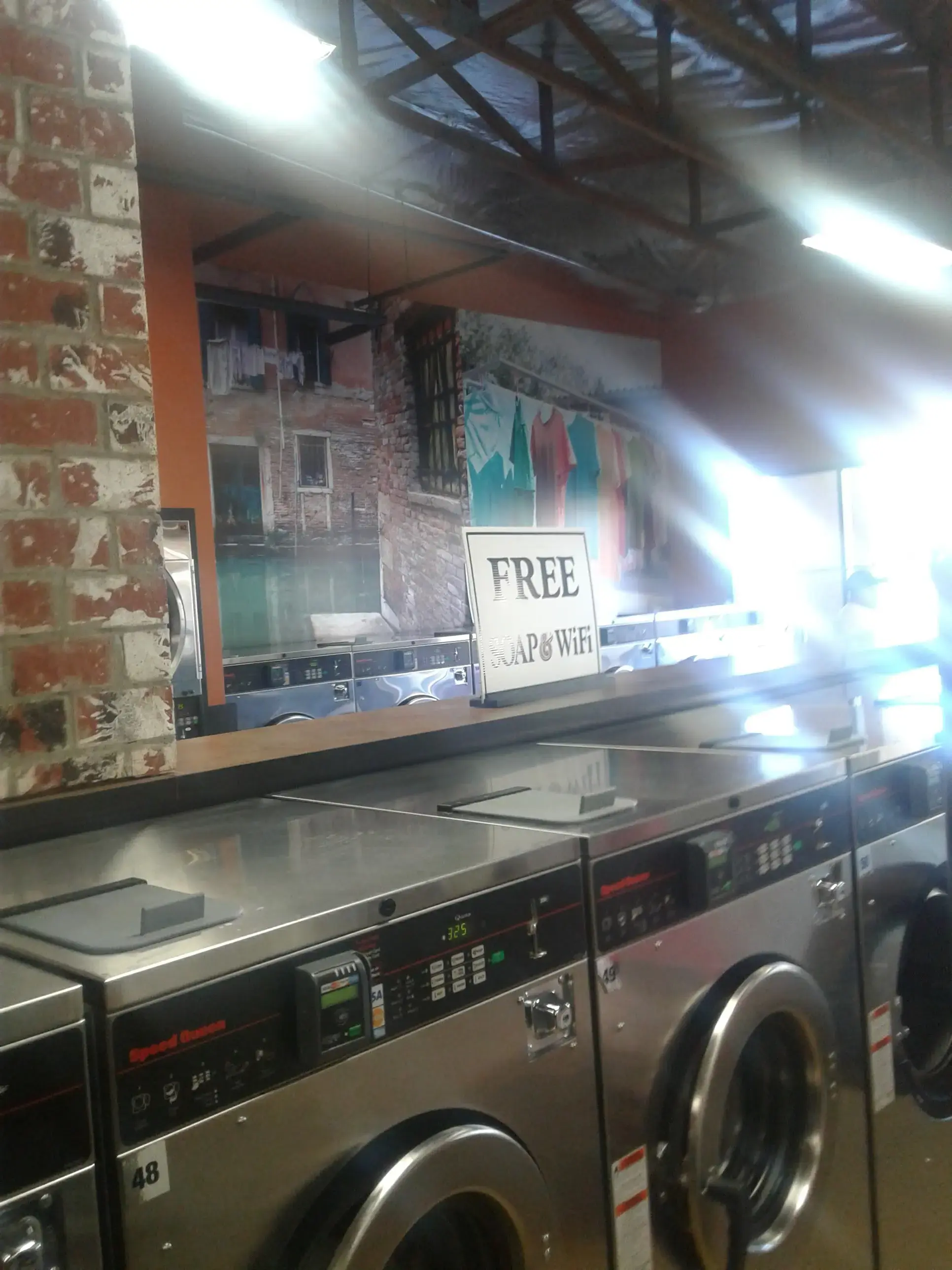 Wash N Go Laundry thumbnail 19