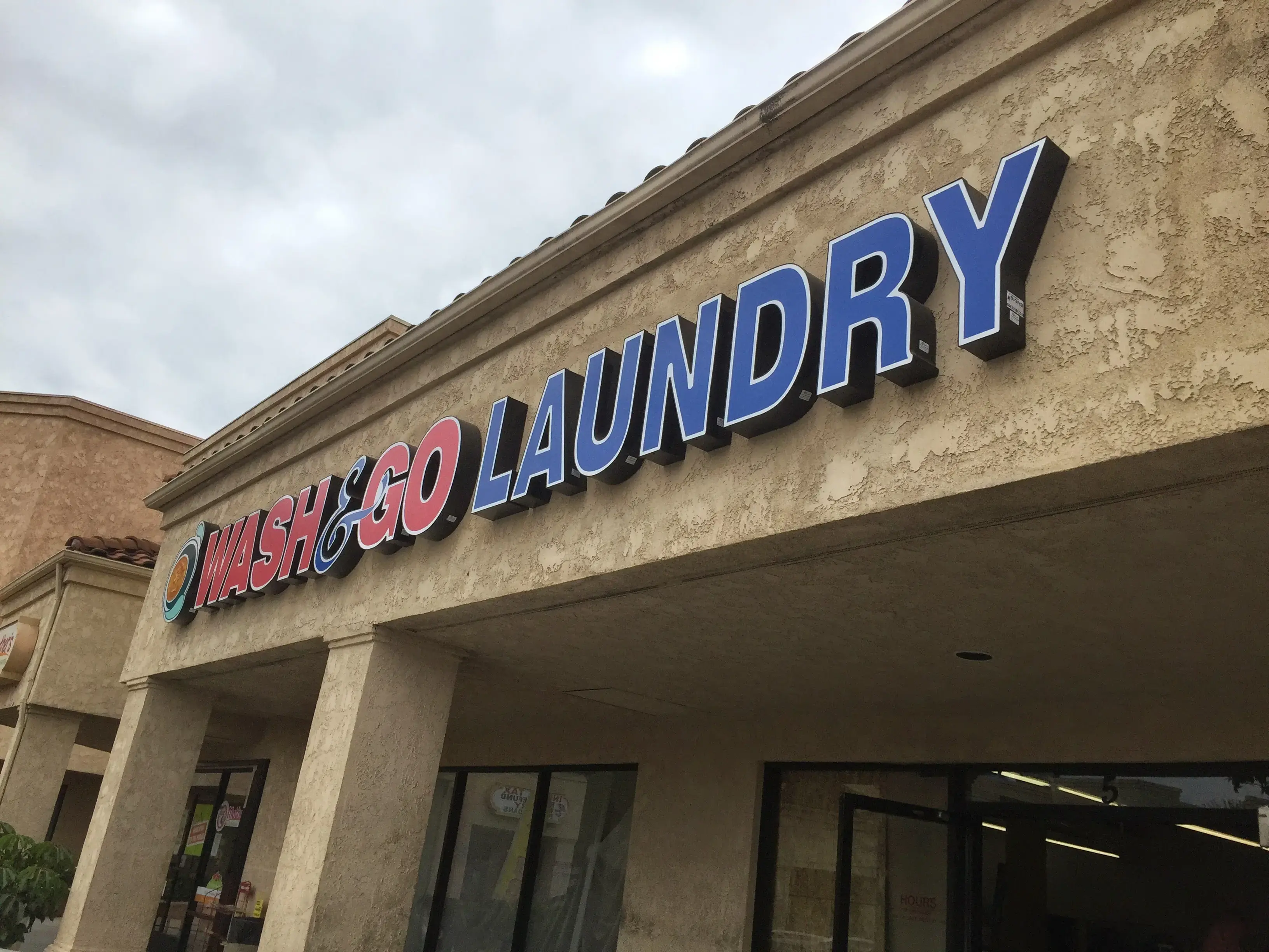 Wash N Go Laundry - Image 2