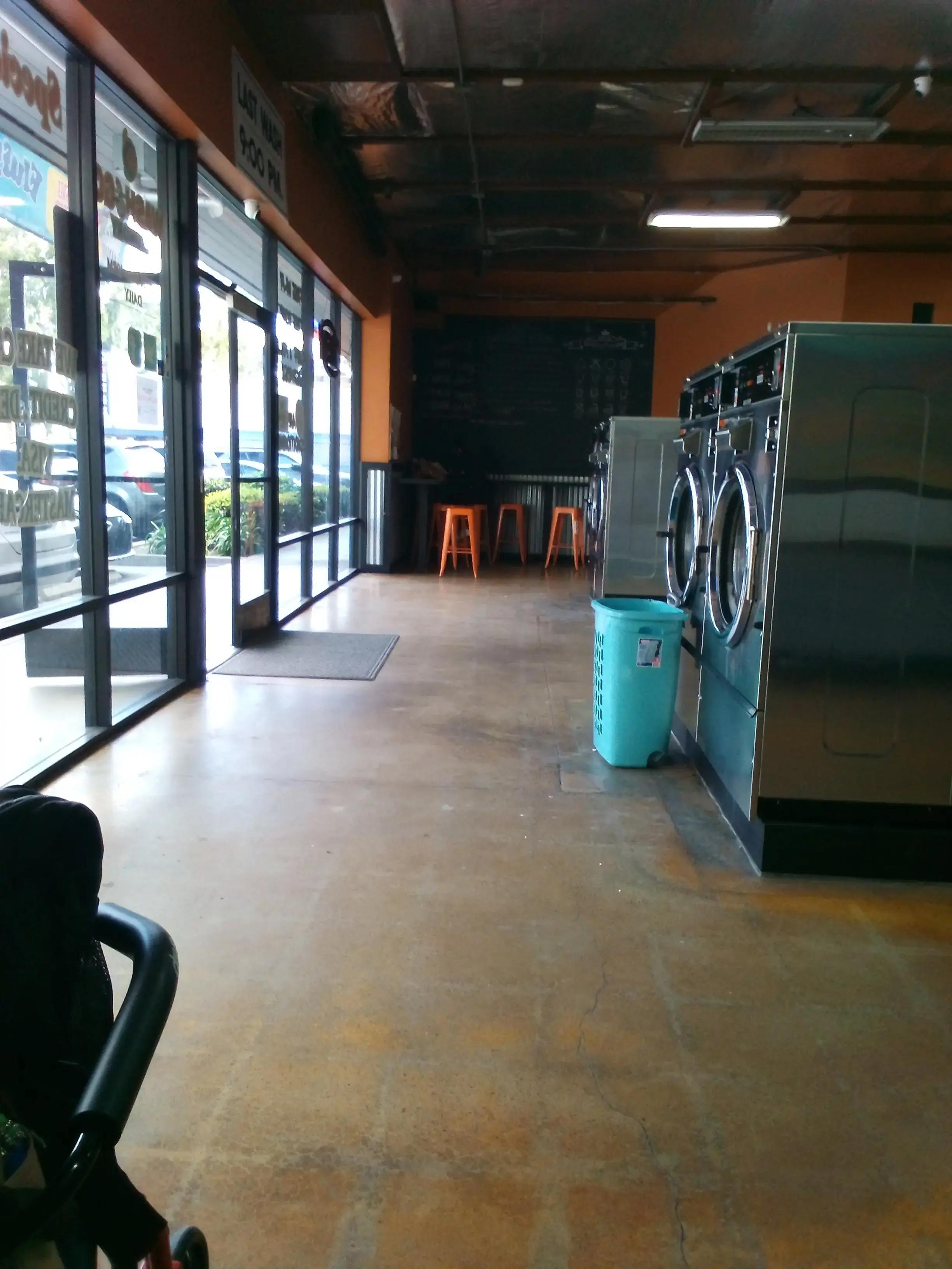 Wash N Go Laundry - Image 12