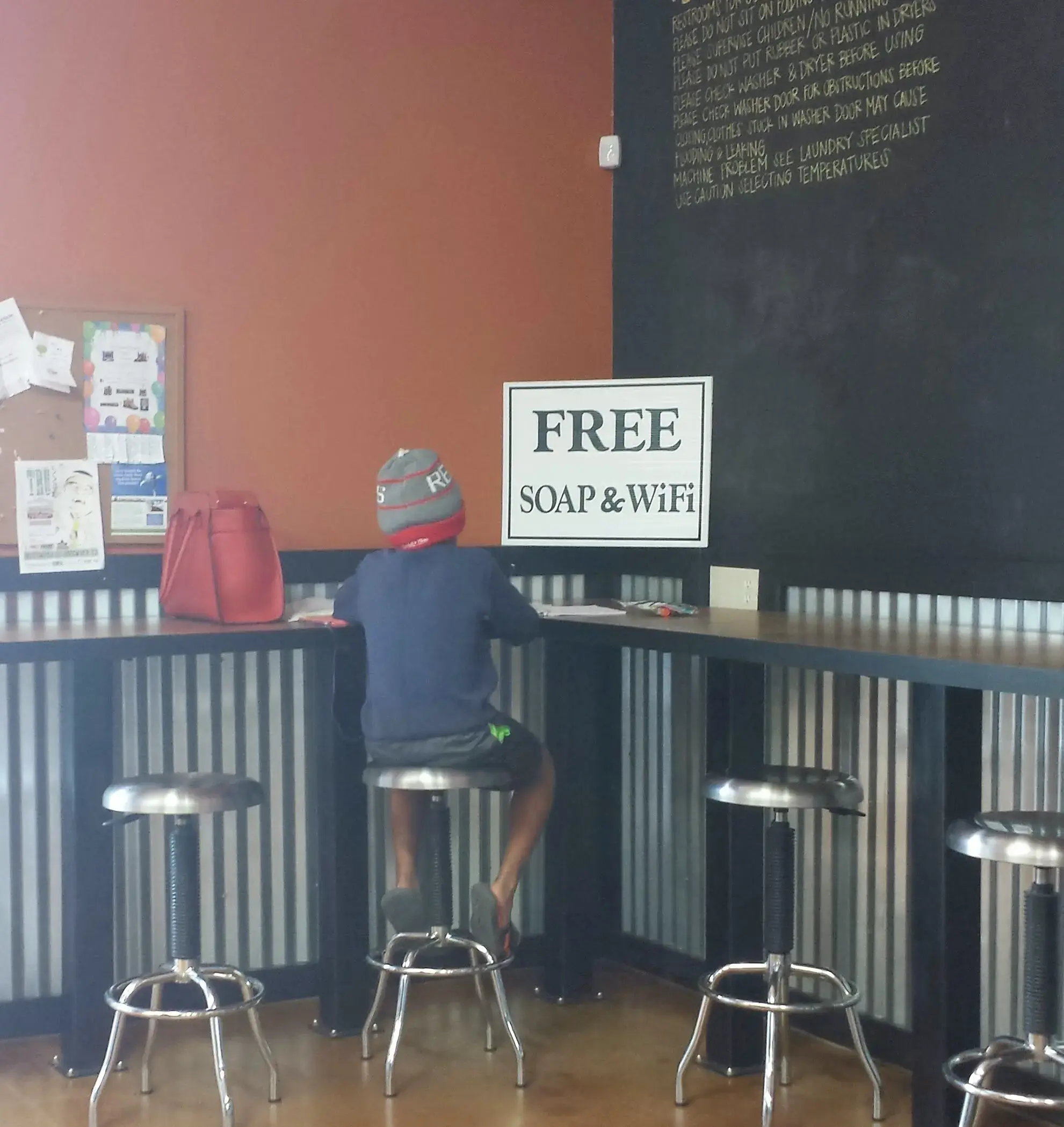 Wash N Go Laundry - Image 8