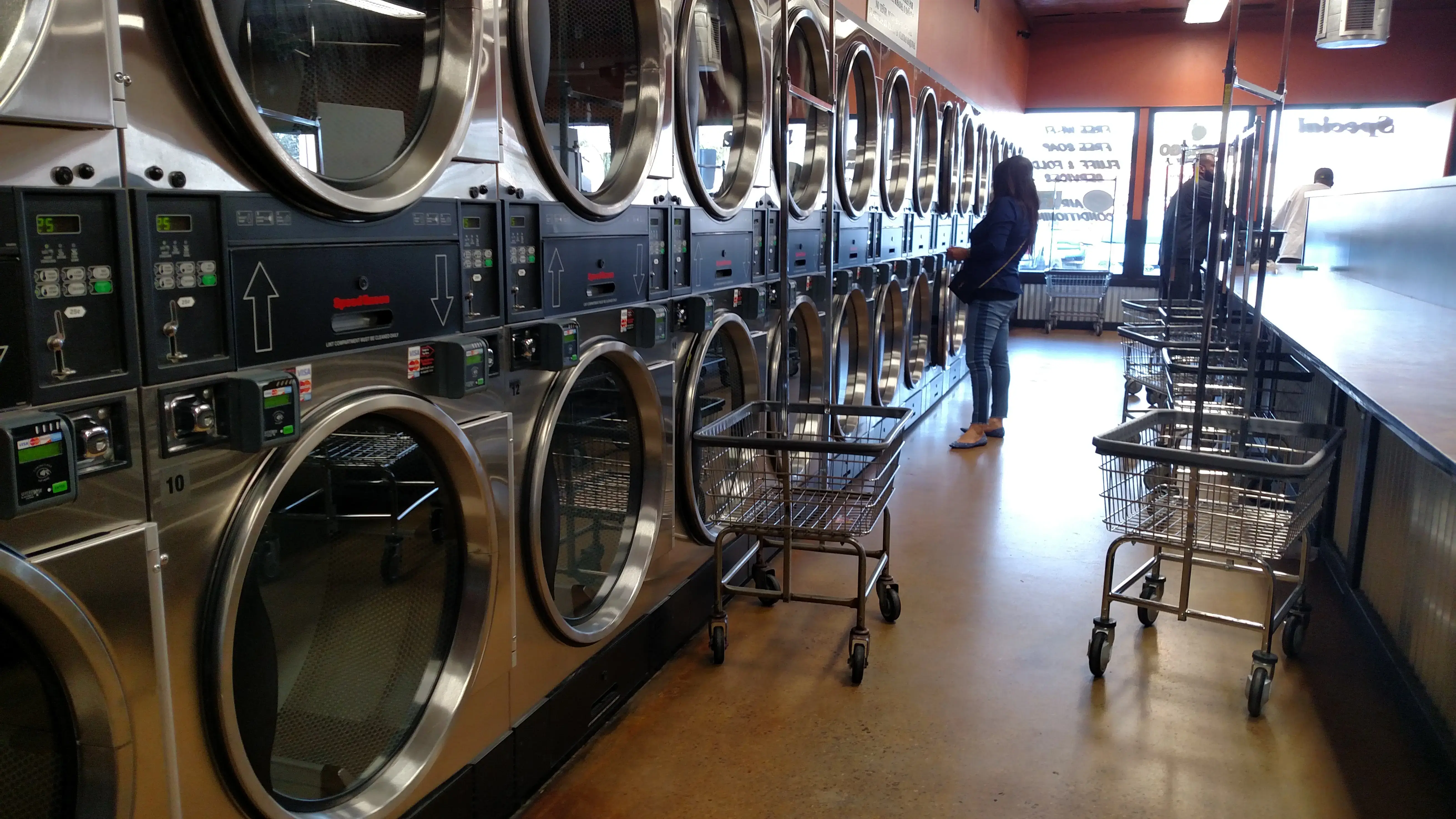 Wash N Go Laundry - Image 20