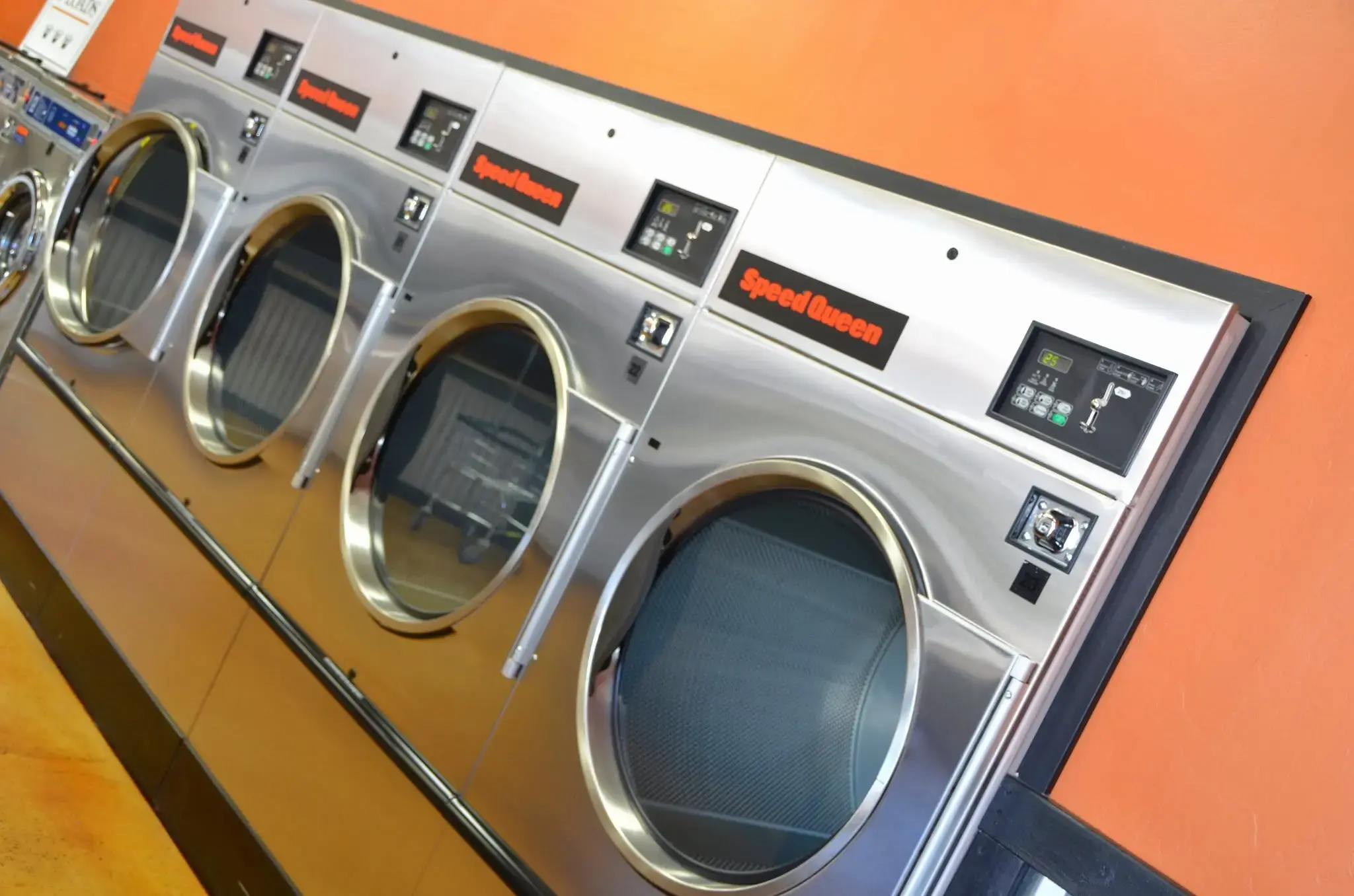 Wash N Go Laundry - Image 5