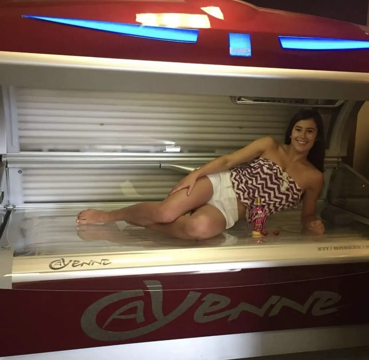 Wash-n-Tan - Image 19