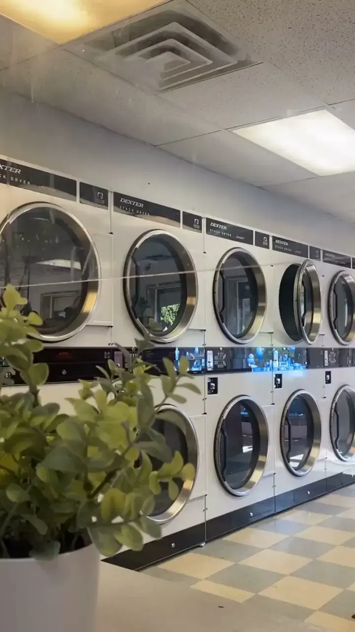 Wash N' Time Laundromat thumbnail 2