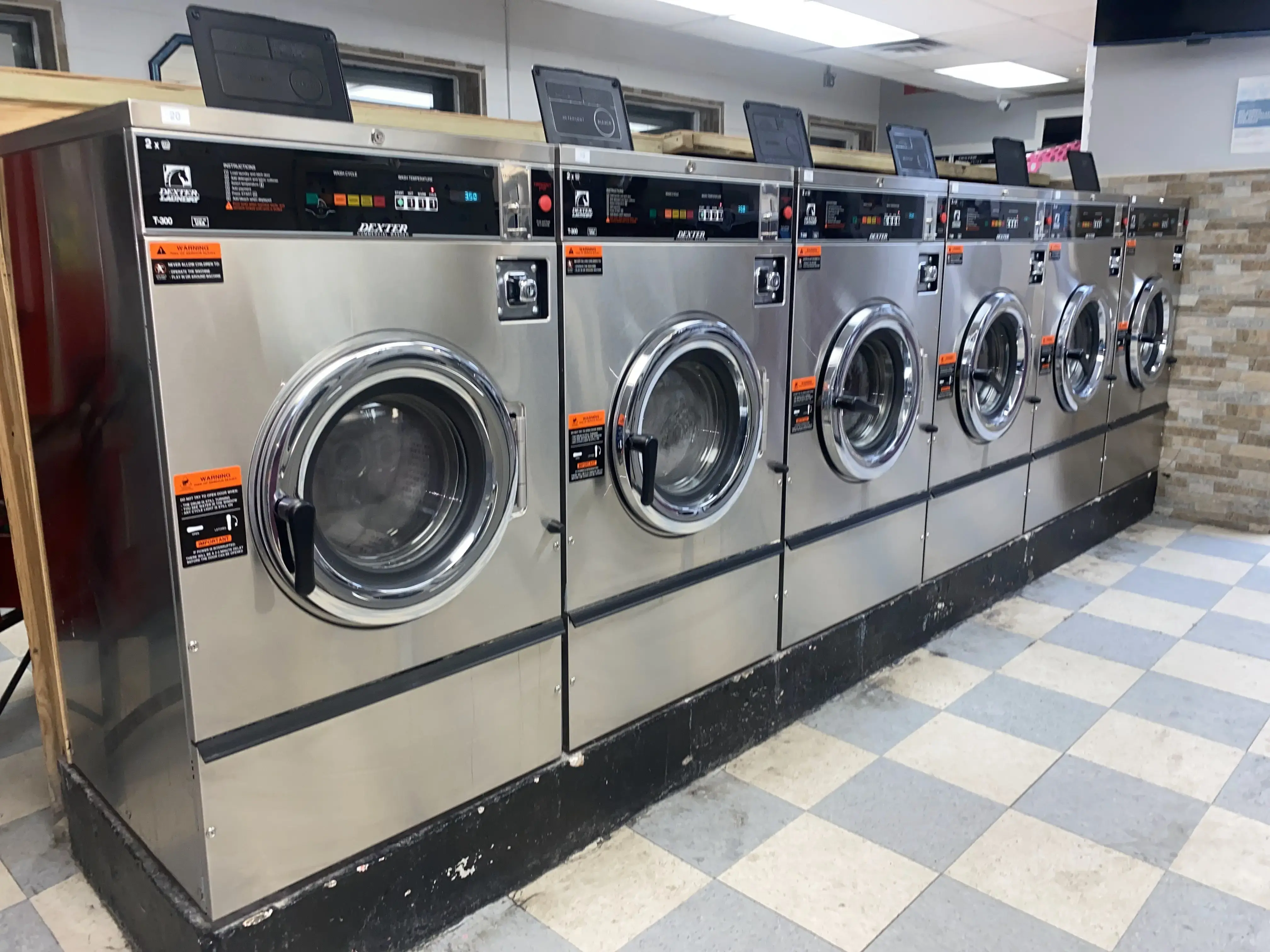 Wash N' Time Laundromat thumbnail 1