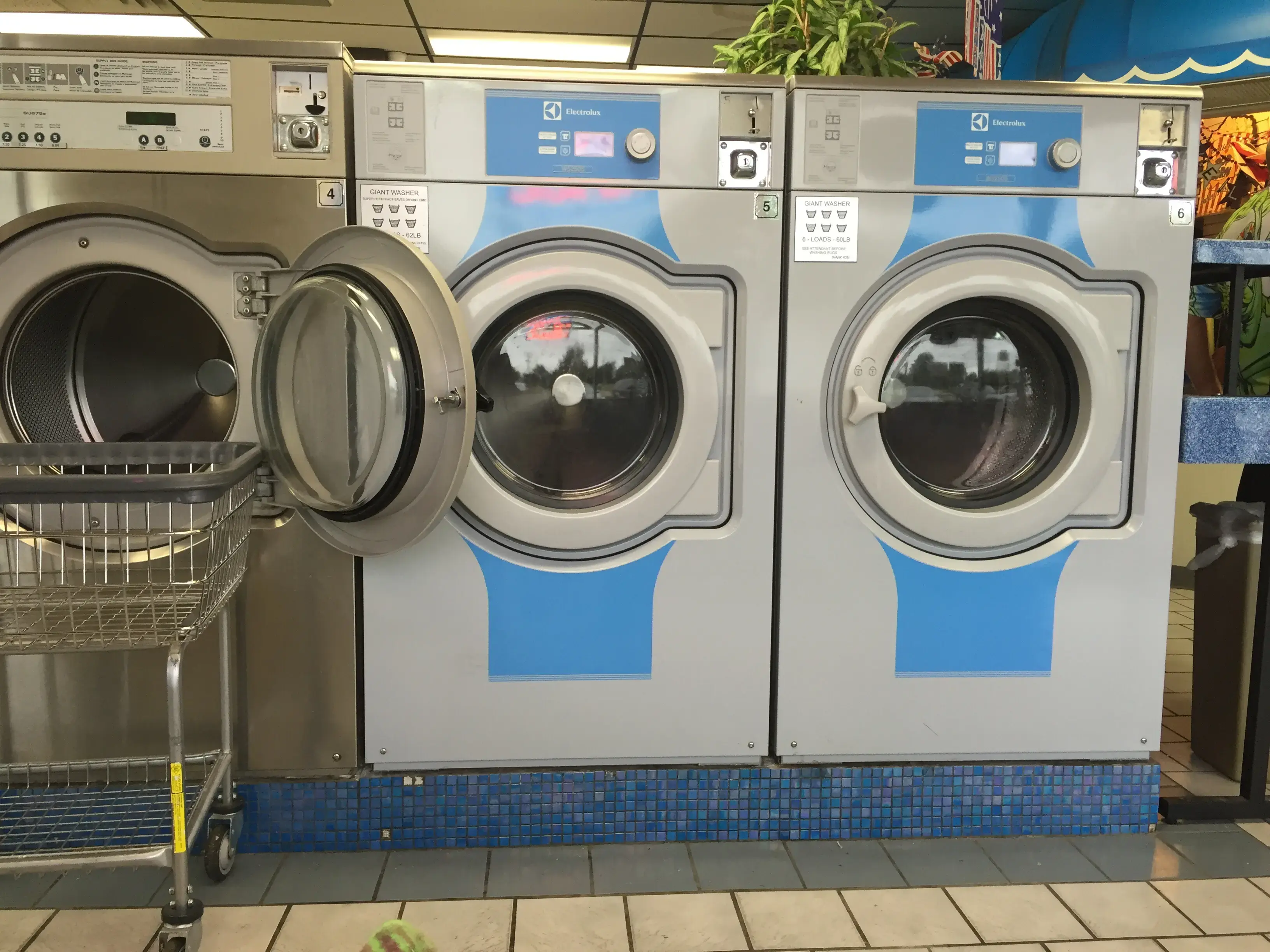 Wash-O-Mat Self Services Ldry thumbnail 13