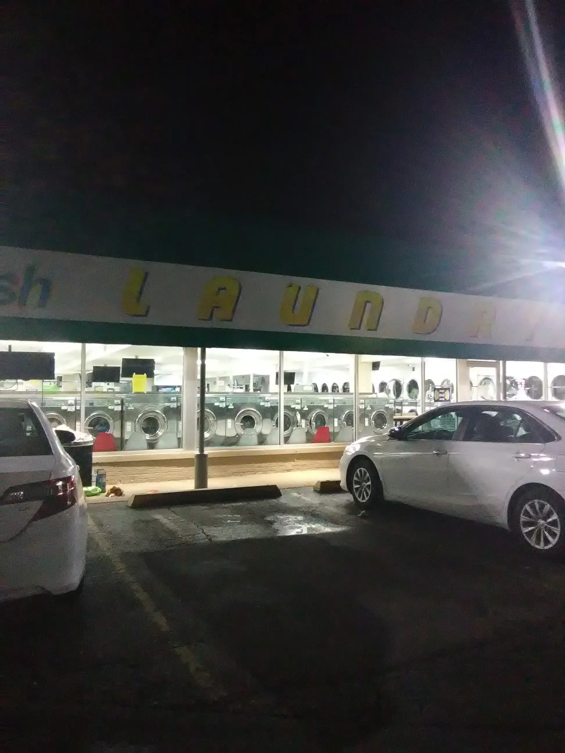 Wash Smart Laundry - Image 11