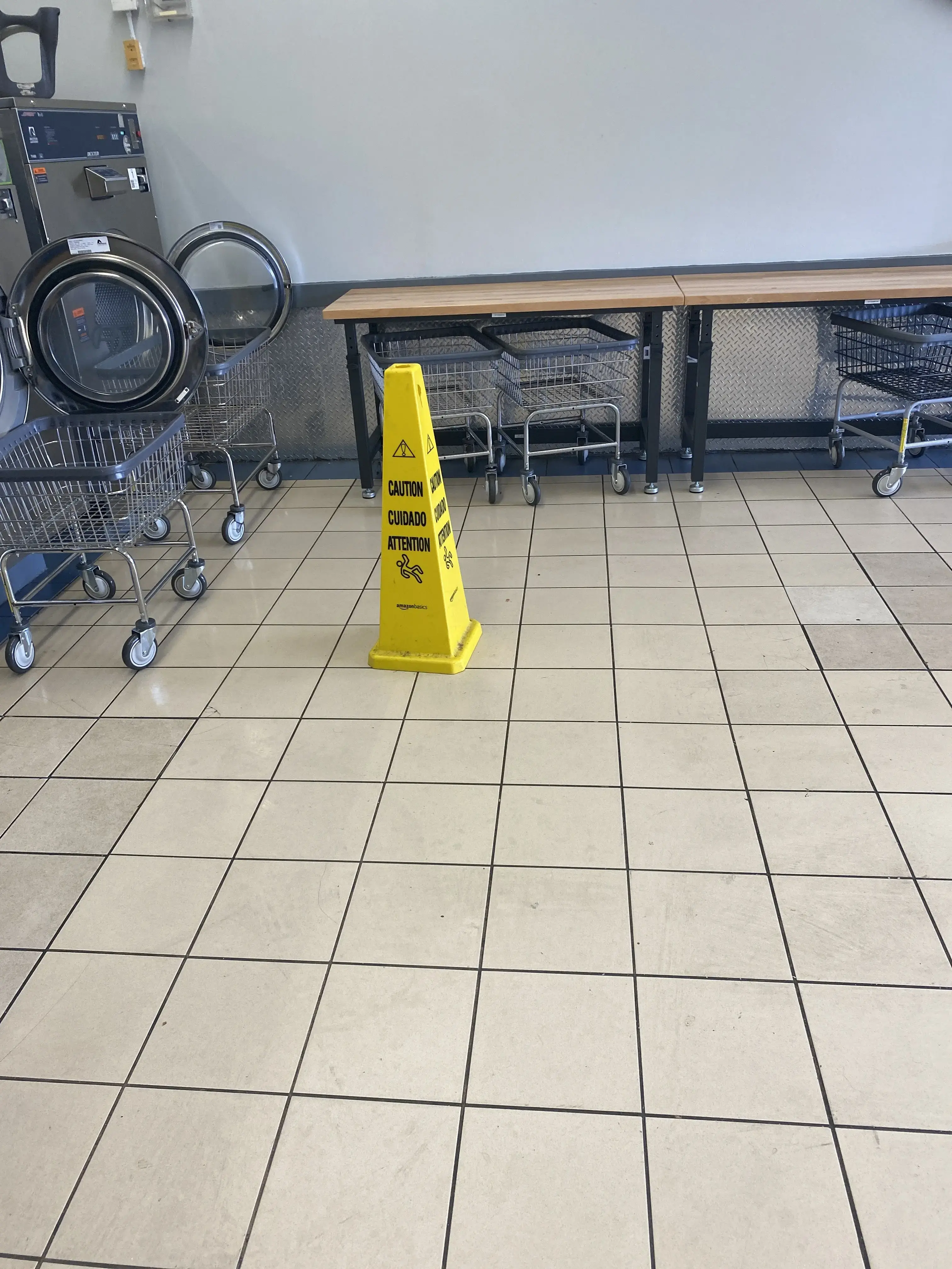 Wash & Spin Coin Laundry thumbnail 10