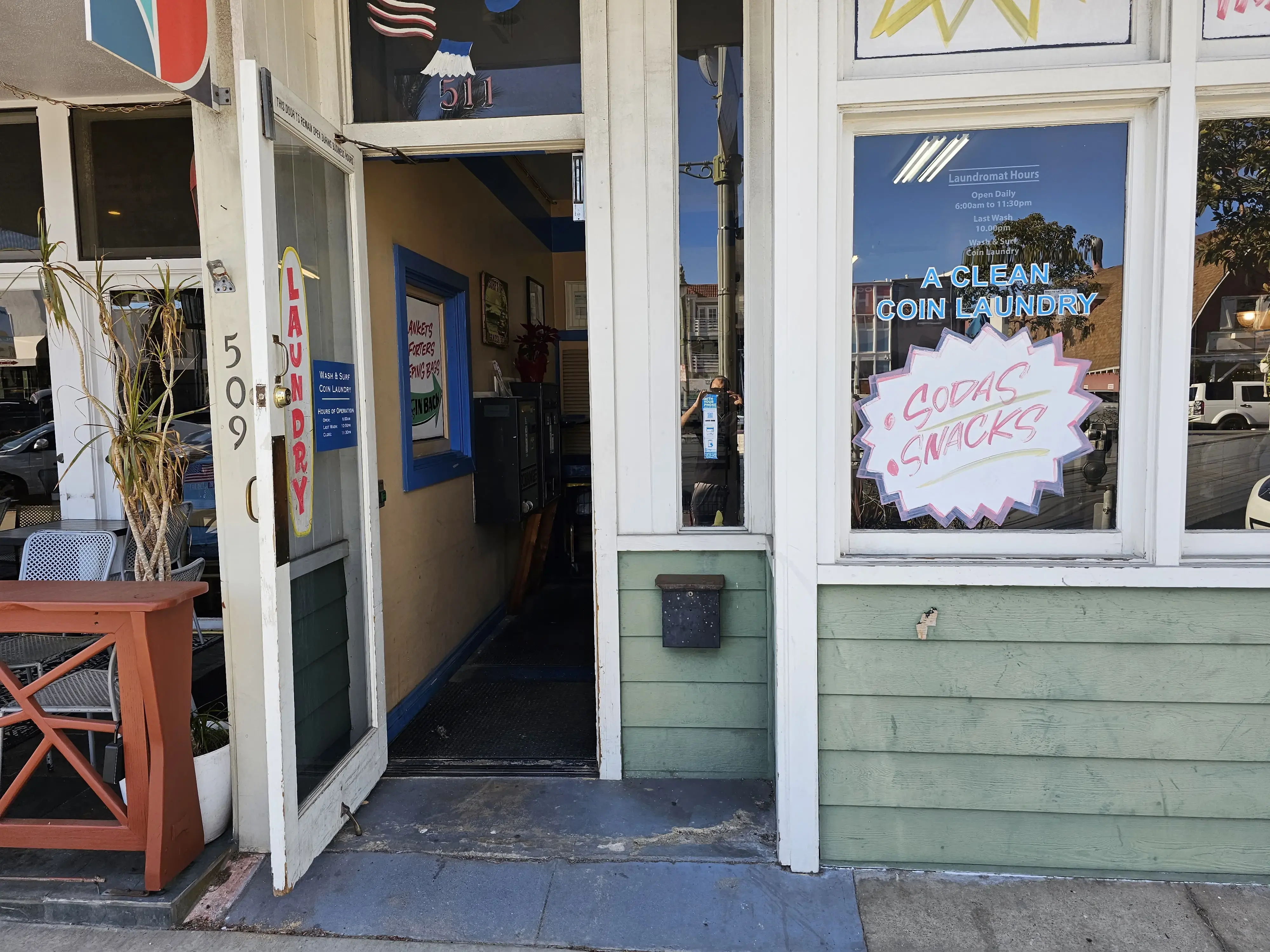 Wash & Surf Coin Laundry thumbnail 15